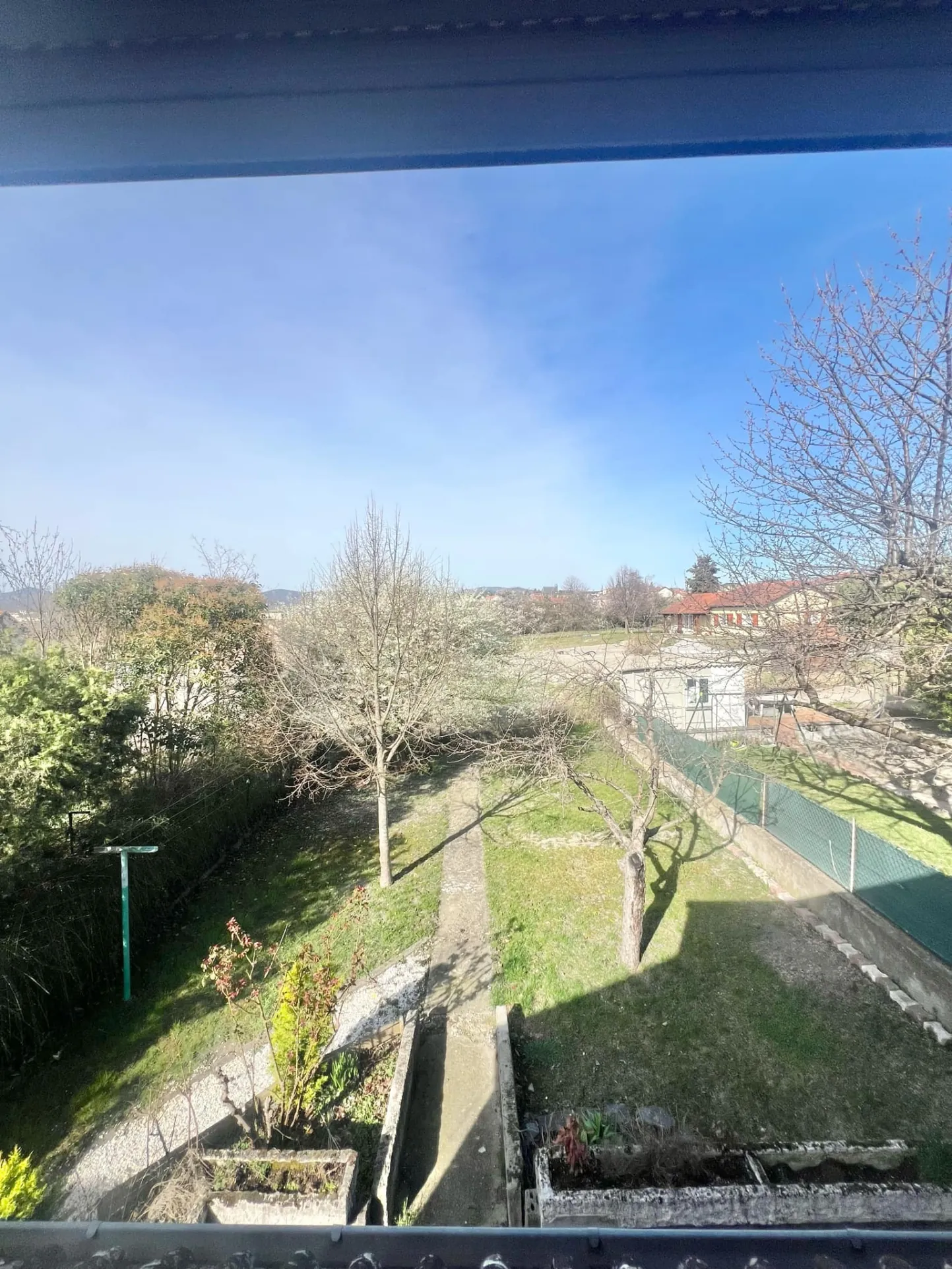 Maison familiale avec jardin et garage à Riom - 83 m² 