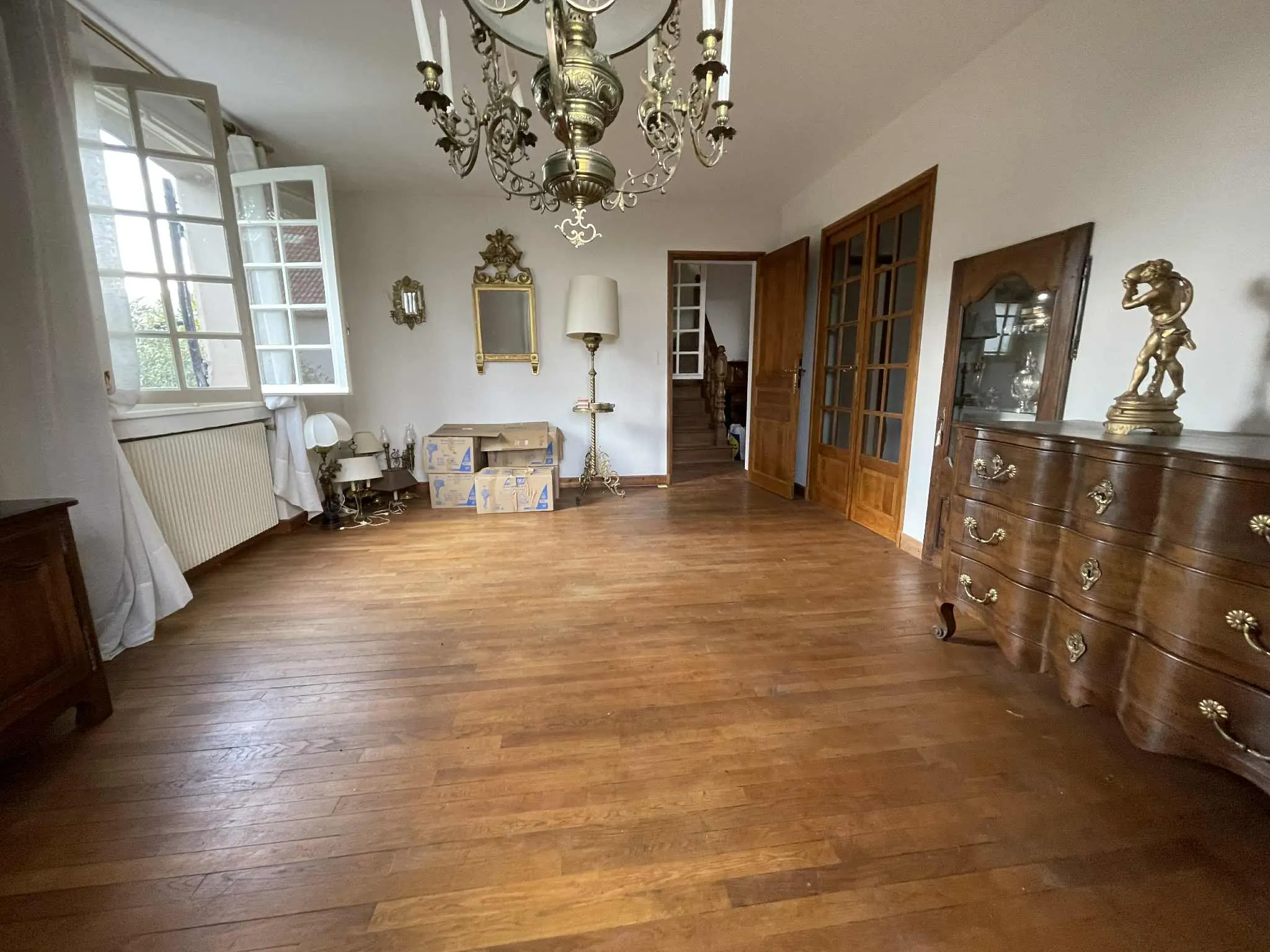 Maison à rénover avec jardin, garage et 3 chambres à Sisteron 04200 