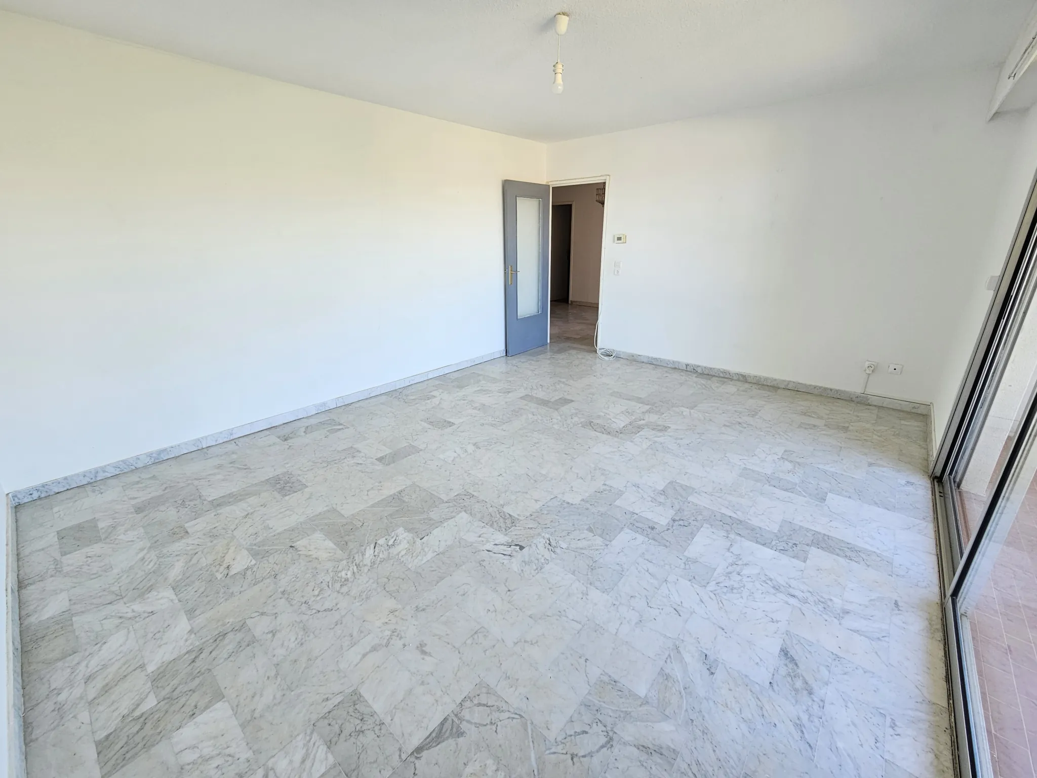Appartement T3 lumineux de 68 m² avec parking et cave à Hyères 