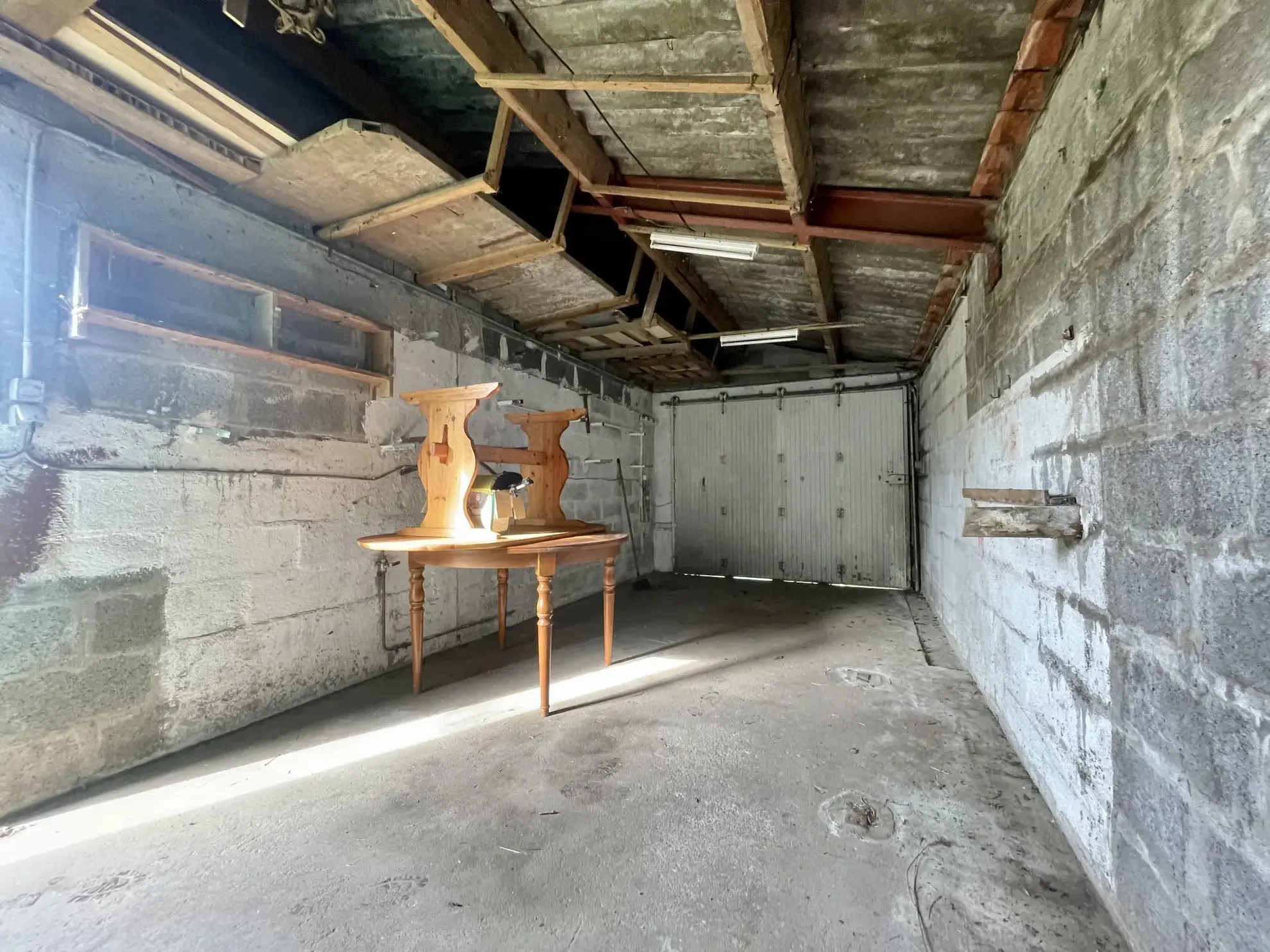 Maison à rénover à Challans - 3 chambres, garage et emplacement idéal 