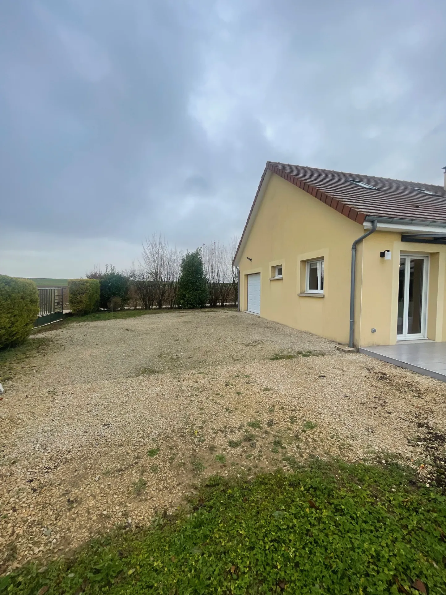 Maison récente 6 chambres avec grande terrasse à Mesnil Saint Loup 