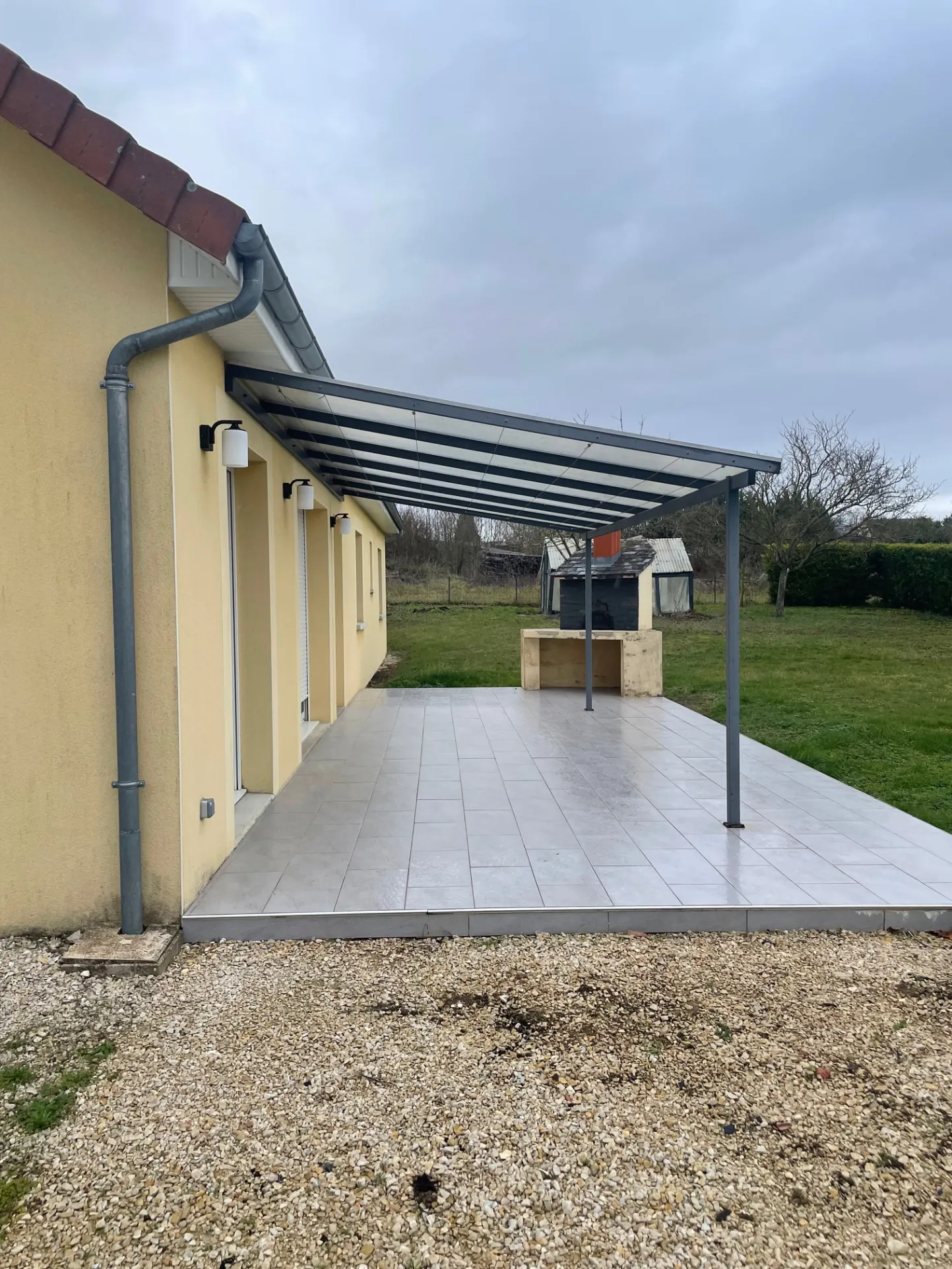 Maison récente 6 chambres avec grande terrasse à Mesnil Saint Loup 