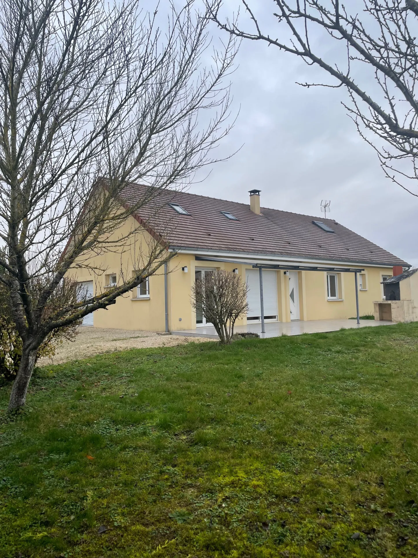 Maison récente 6 chambres avec grande terrasse à Mesnil Saint Loup