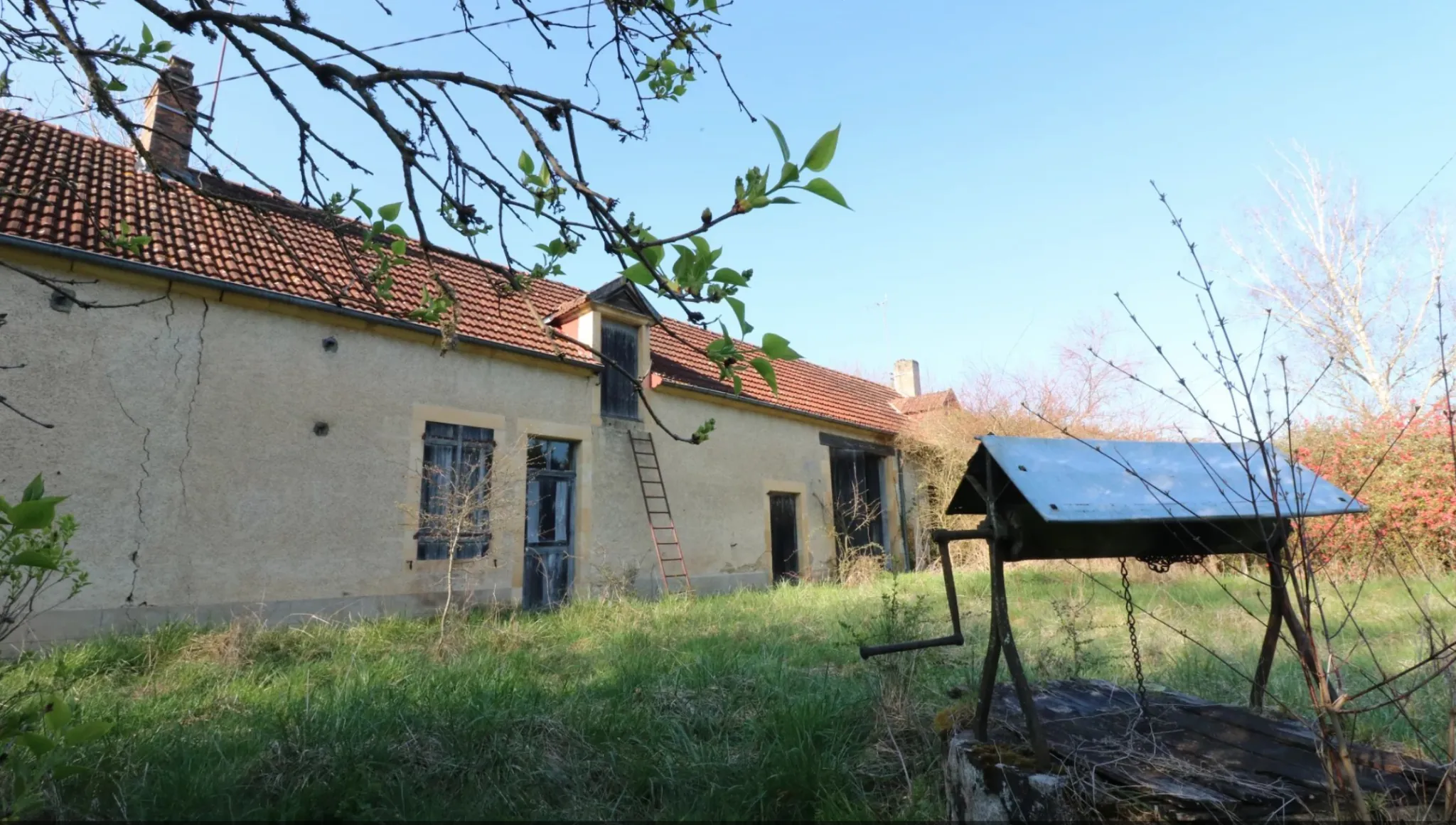 Longère avec étang et 3,7 hectares à vendre à La Guerche-sur-l'Aubois 