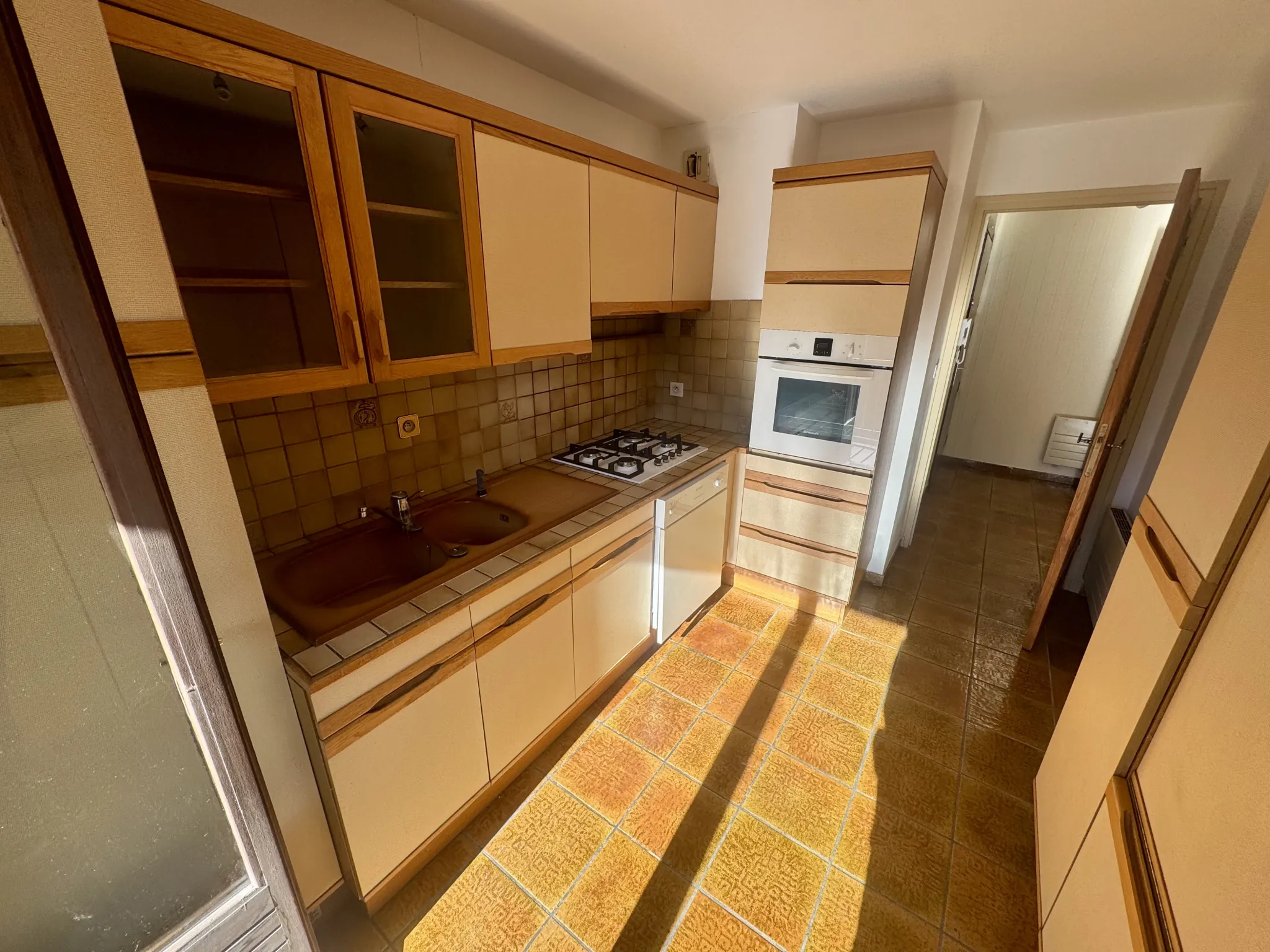 Appartement T3 avec garage, balcon et cave à Saint-Jean-de-Maurienne 