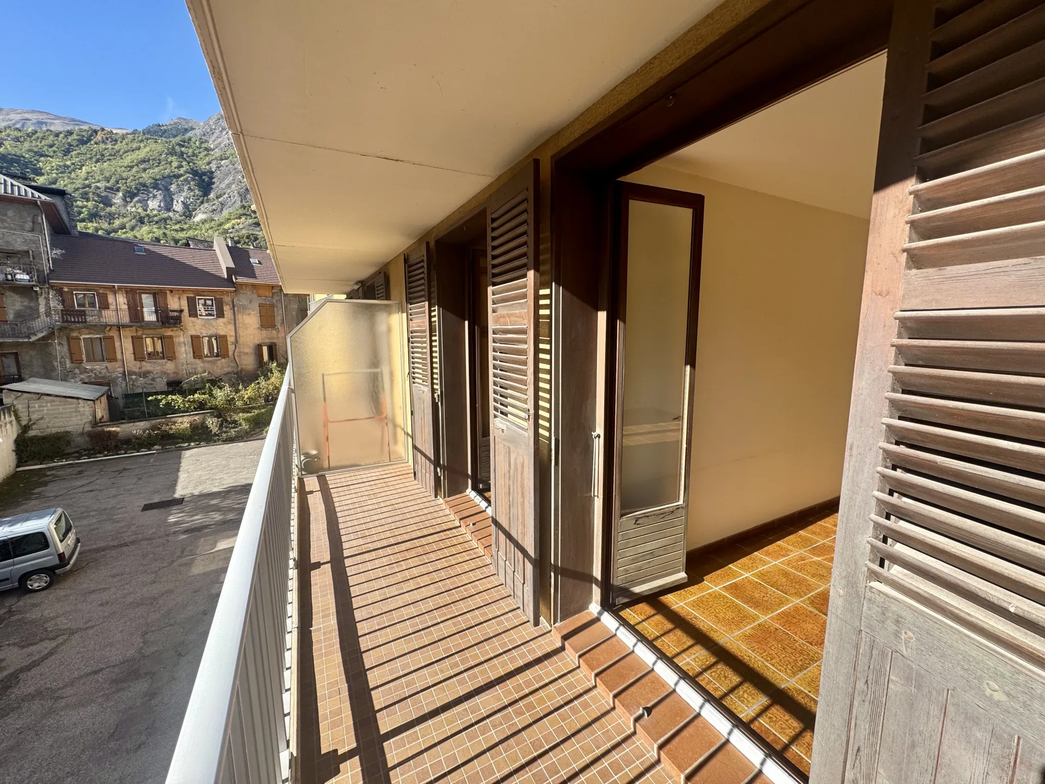 Appartement T3 avec garage, balcon et cave à Saint-Jean-de-Maurienne 