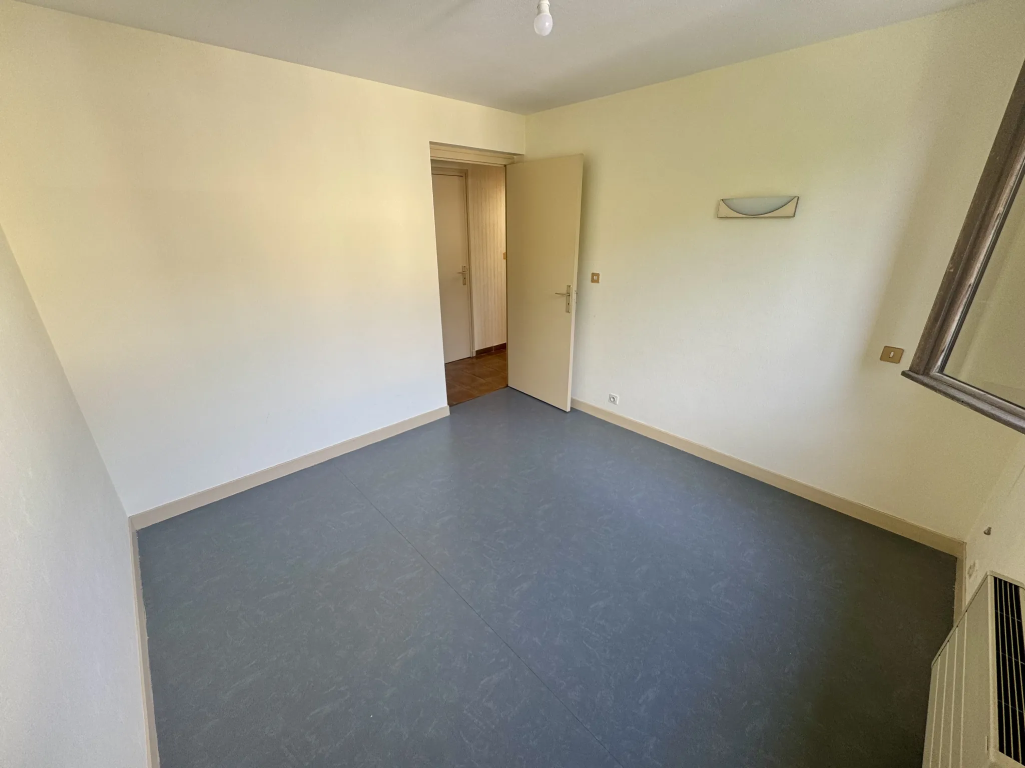 Appartement T3 avec garage, balcon et cave à Saint-Jean-de-Maurienne 