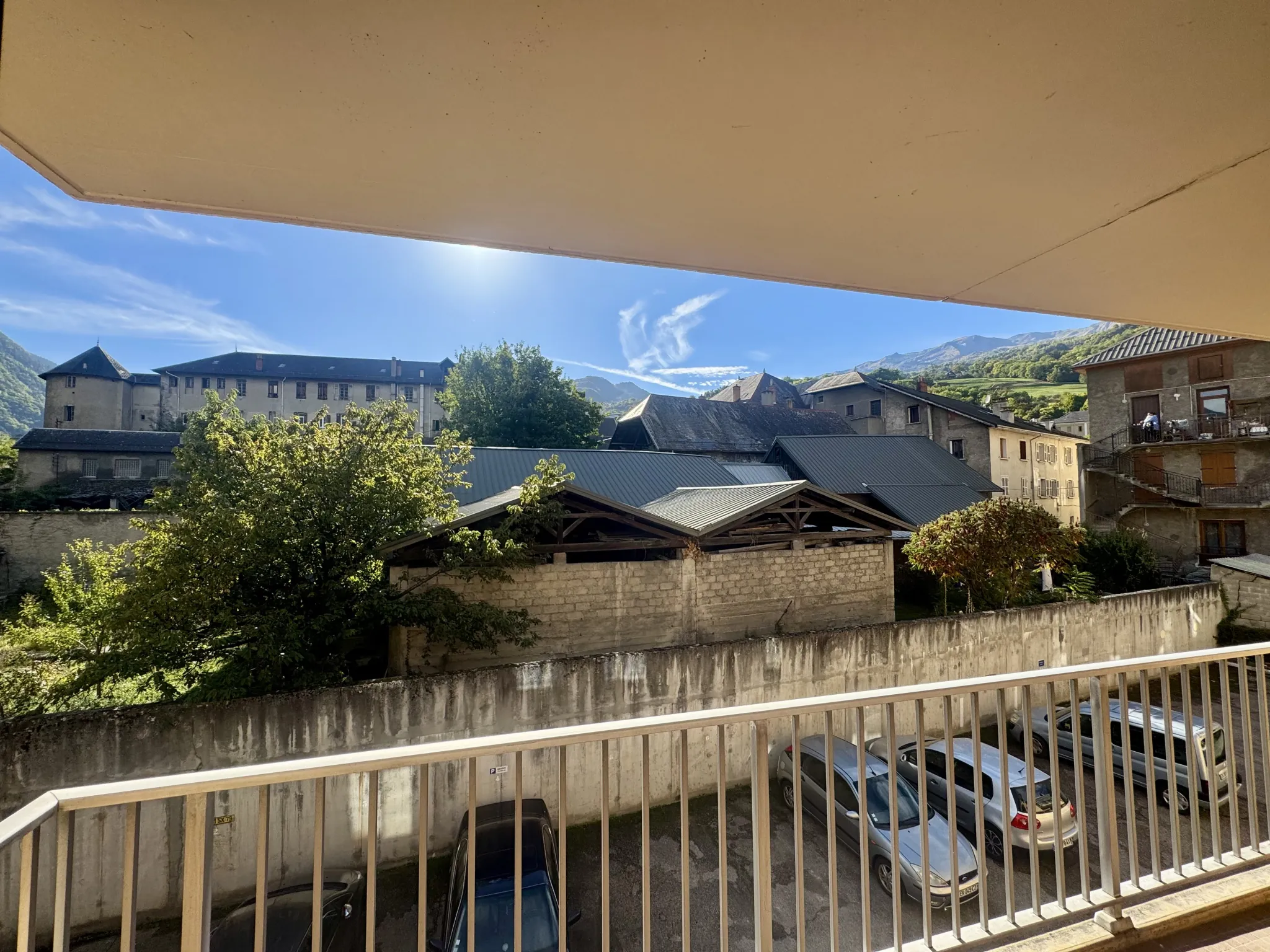 Appartement T3 avec garage, balcon et cave à Saint-Jean-de-Maurienne 