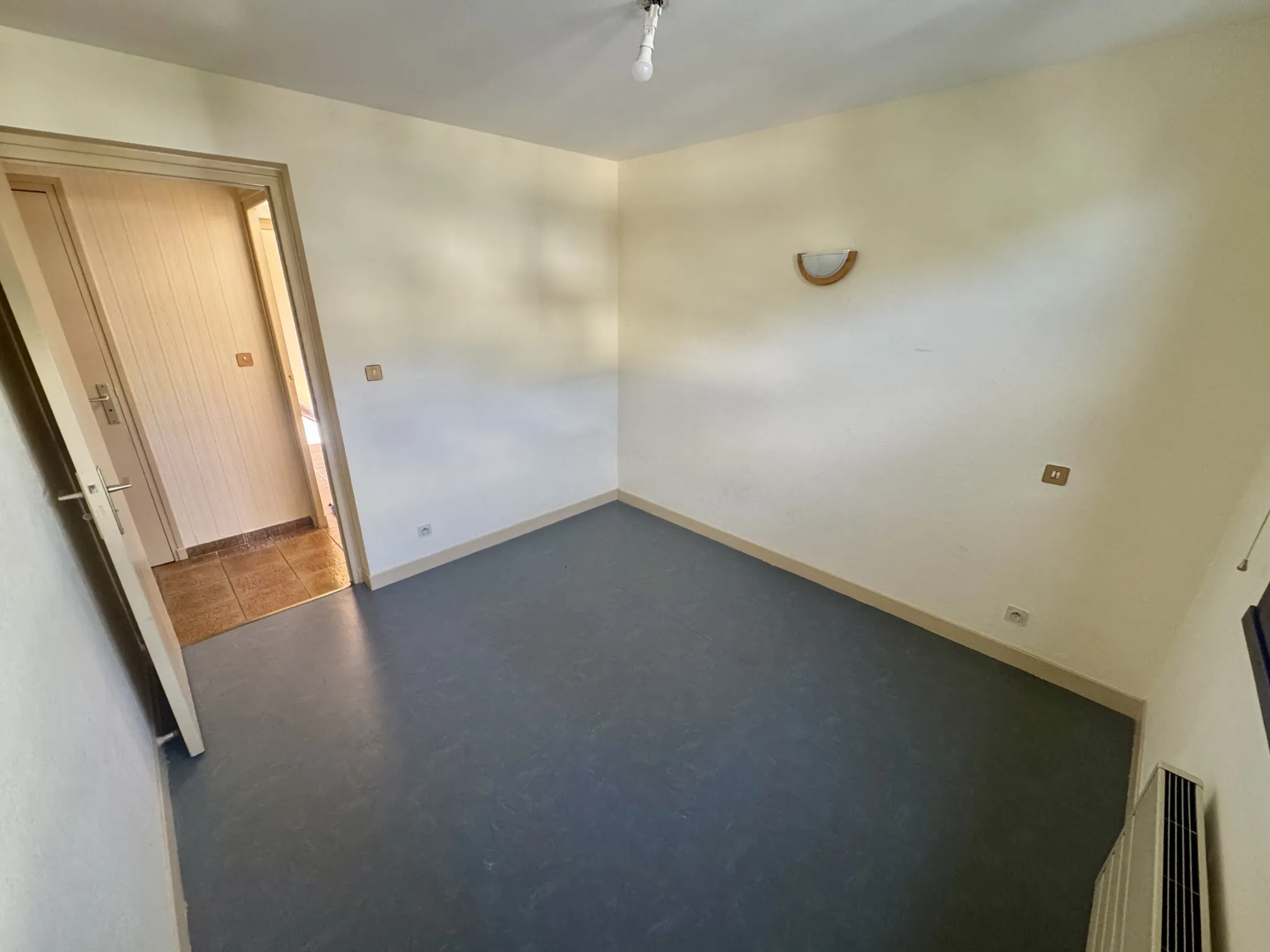 Appartement T3 avec garage, balcon et cave à Saint-Jean-de-Maurienne 