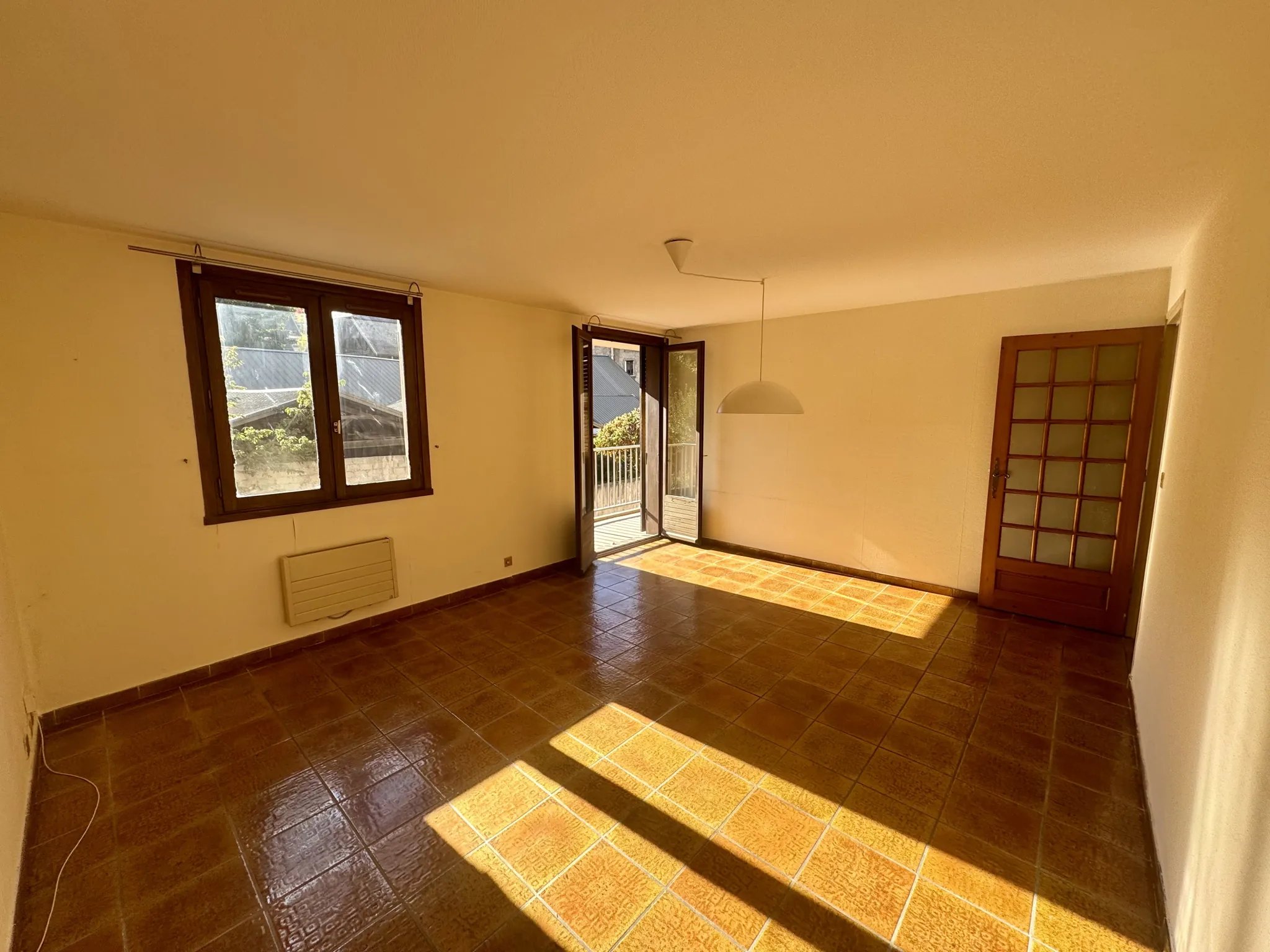 Appartement T3 avec garage, balcon et cave à Saint-Jean-de-Maurienne