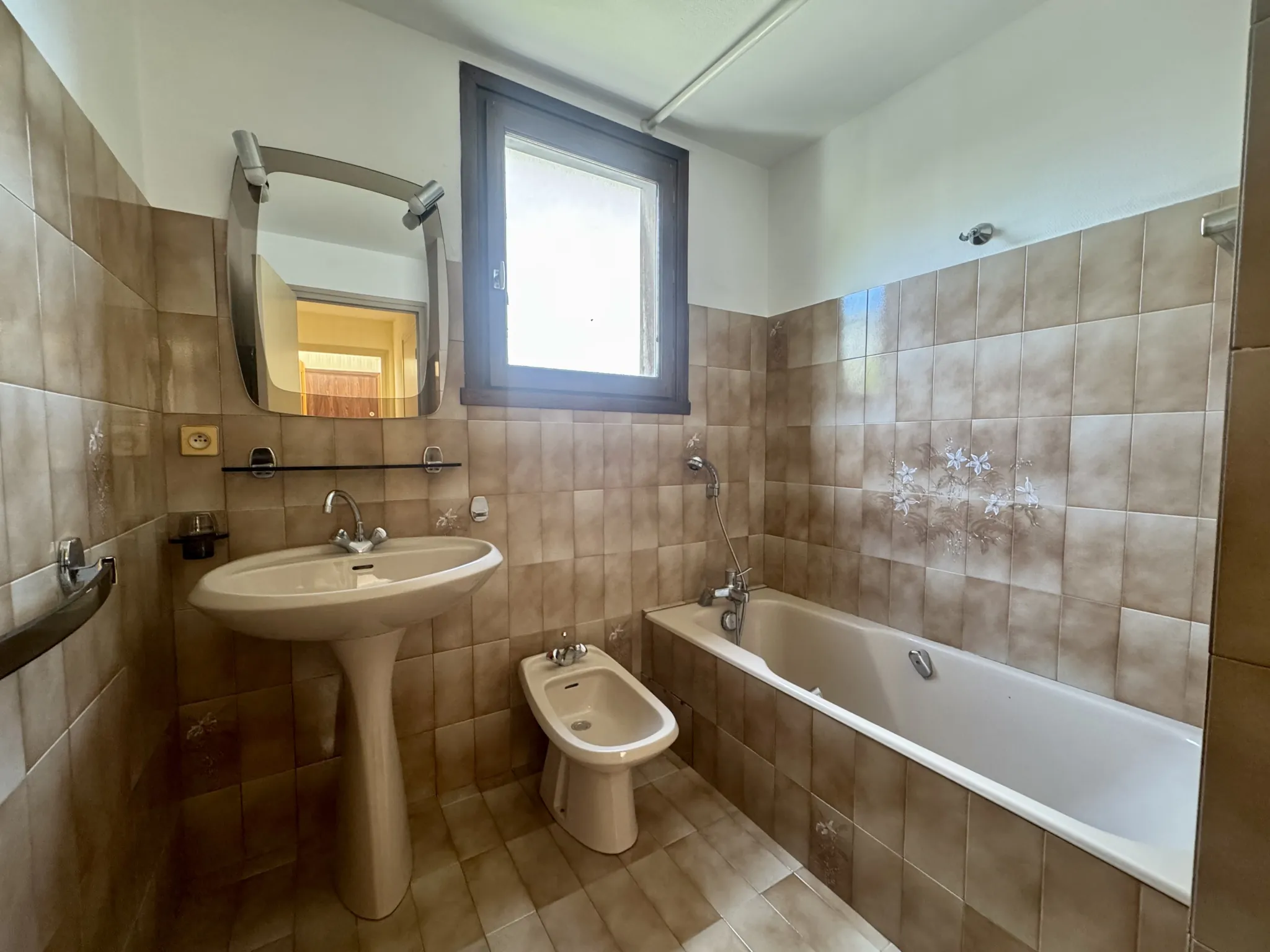 Appartement T3 avec garage, balcon et cave à Saint-Jean-de-Maurienne 