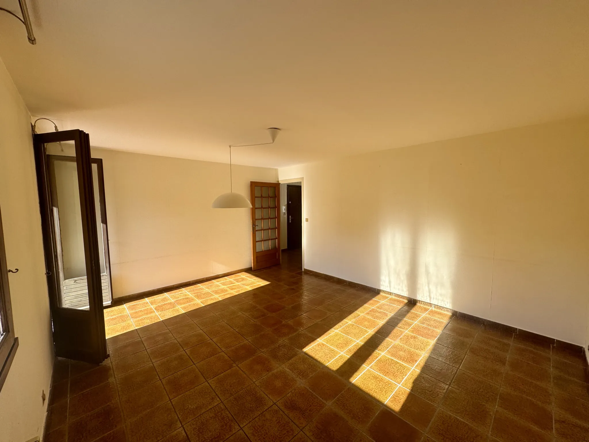 Appartement T3 avec garage, balcon et cave à Saint-Jean-de-Maurienne 