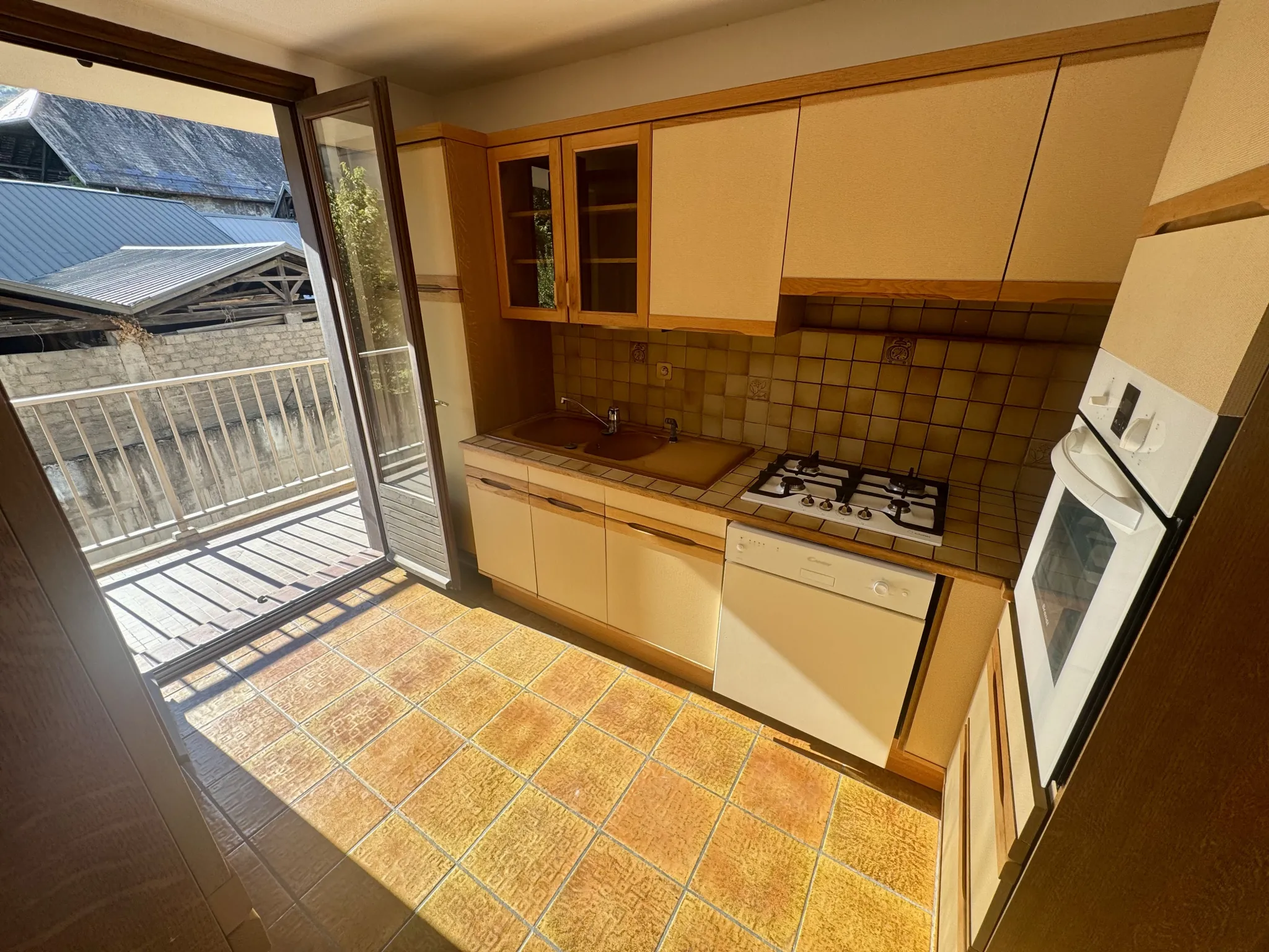 Appartement T3 avec garage, balcon et cave à Saint-Jean-de-Maurienne 