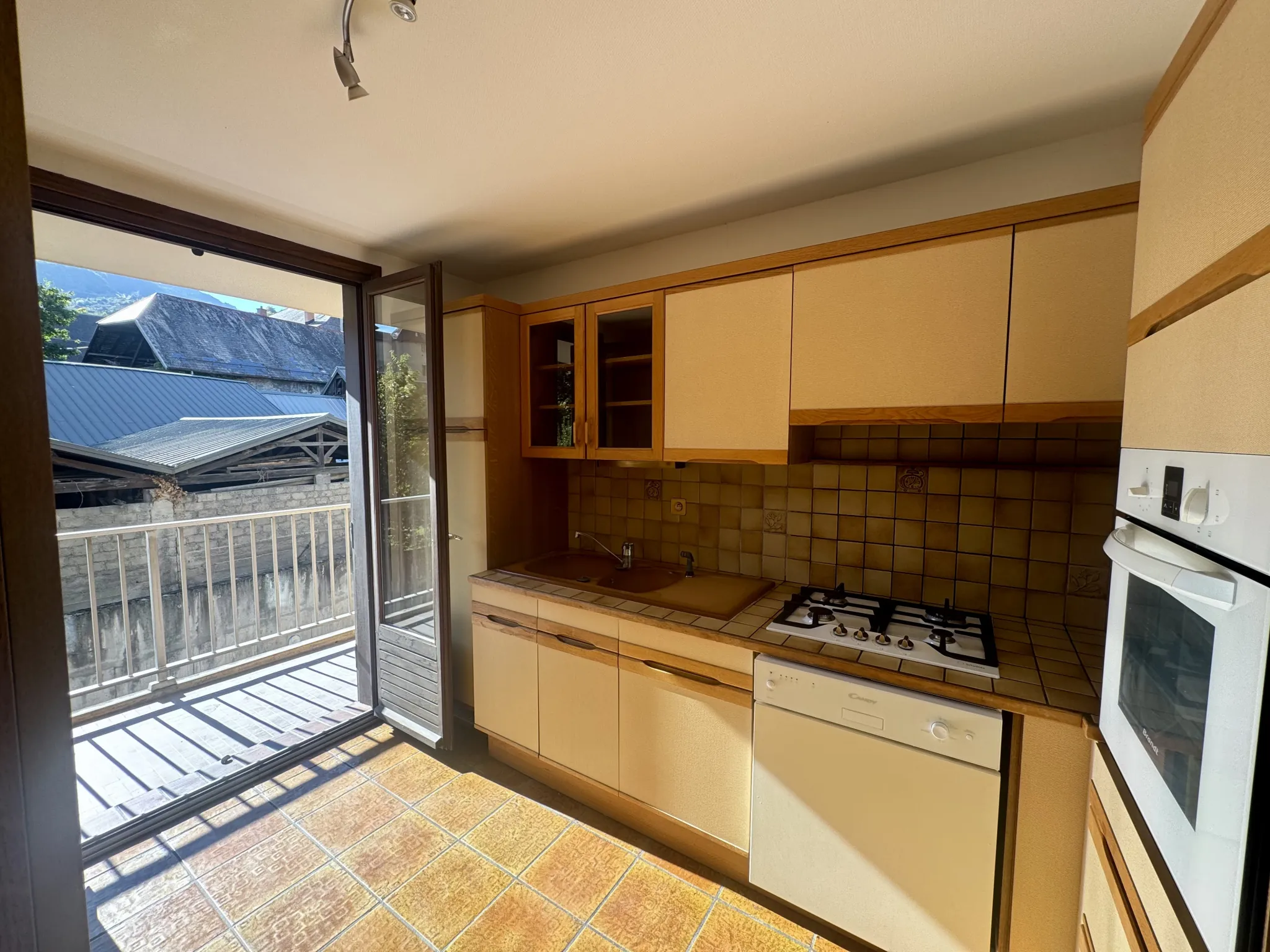 Appartement T3 avec garage, balcon et cave à Saint-Jean-de-Maurienne 