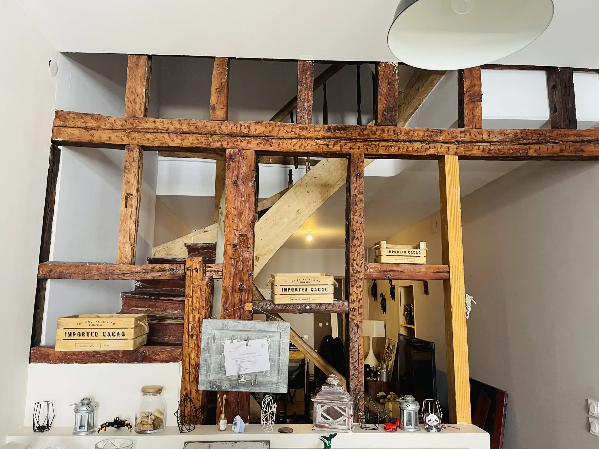 Maison rénovée avec local commercial au centre de Limoux, opportunité d'investissement 