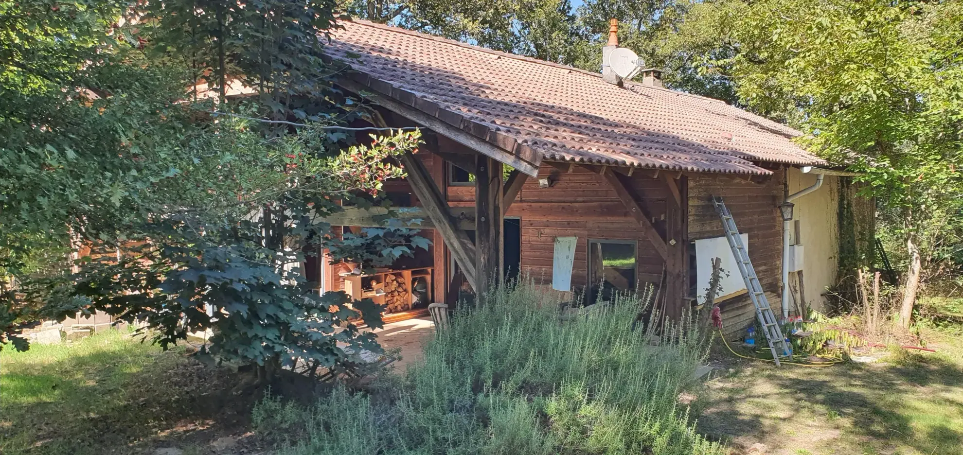 Maison à rénover avec extension en bois sur 9500 m² à Damazan et Casteljaloux