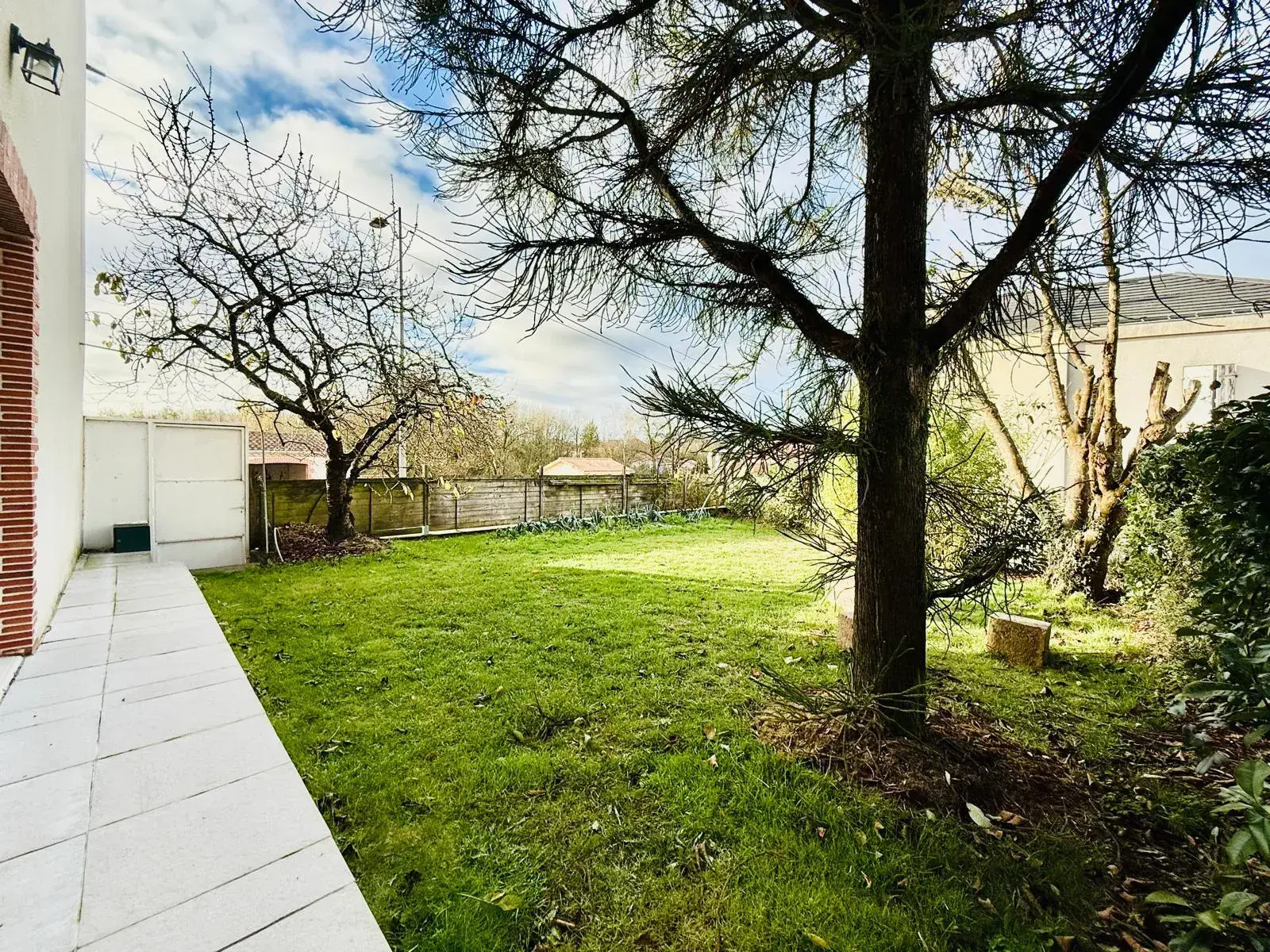 Charmante maison en pierre avec 5 chambres à Gesté - Centre-ville, terrasse et grands volumes
