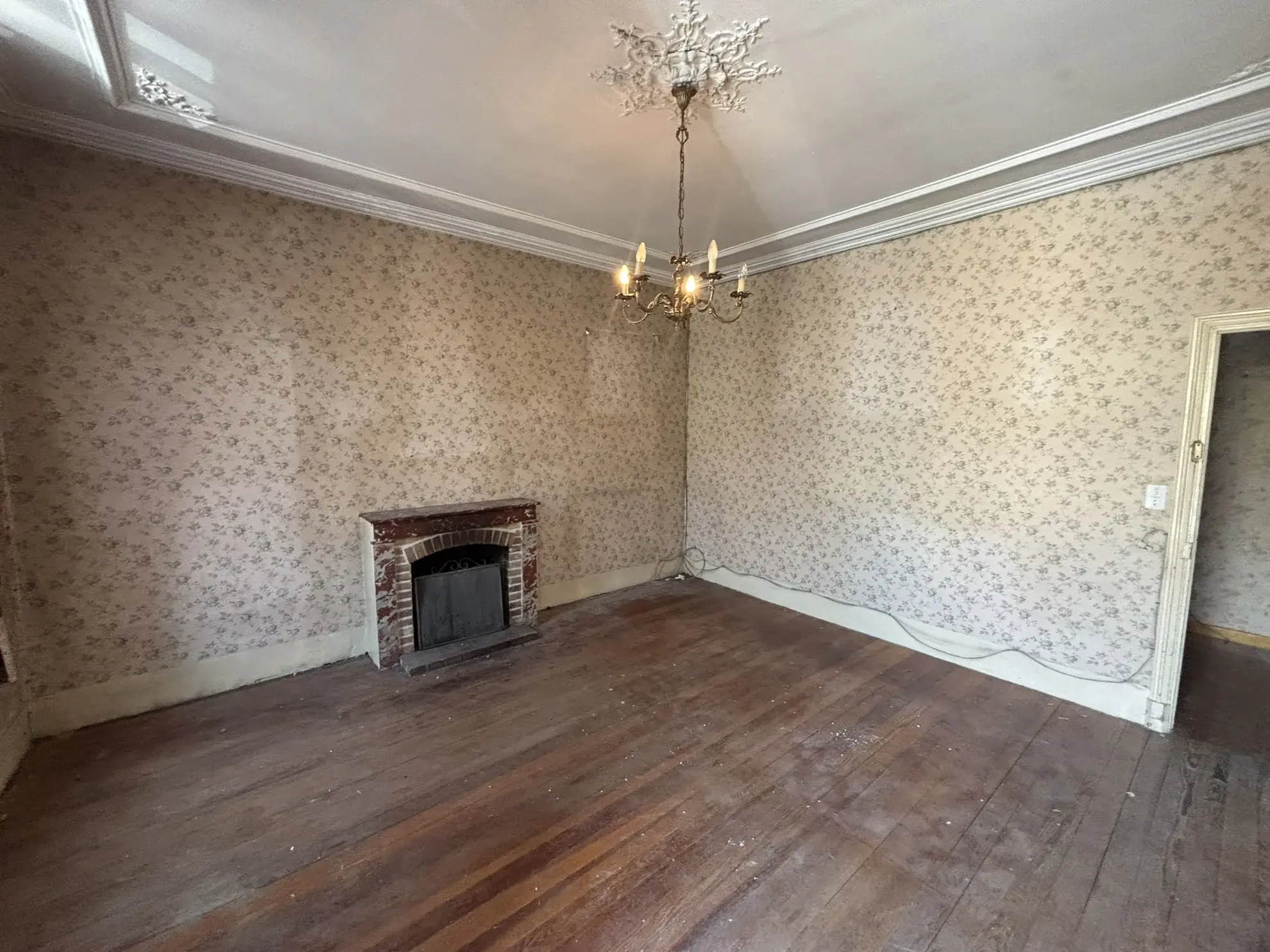 Maison de village à rénover avec jardin et garage au cœur de Buis-les-Baronnies 