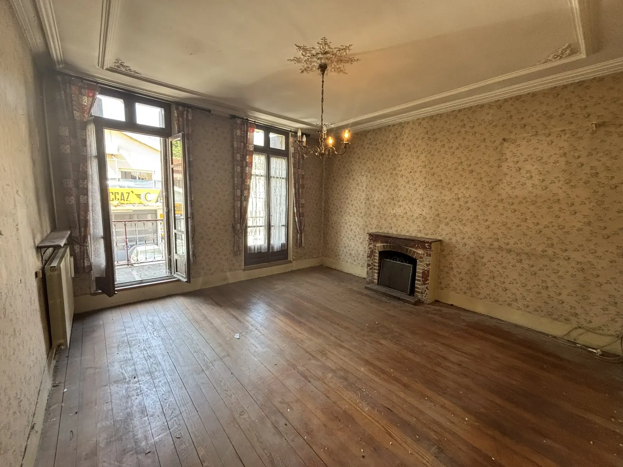 Maison de village à rénover avec jardin et garage au cœur de Buis-les-Baronnies 