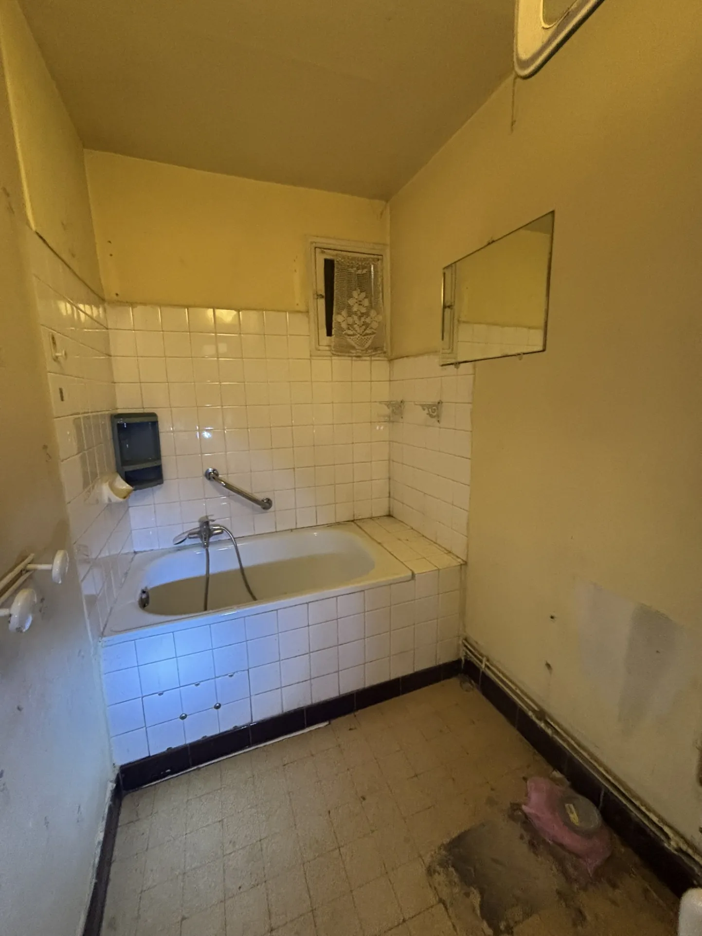 Maison de village à rénover avec jardin et garage au cœur de Buis-les-Baronnies 