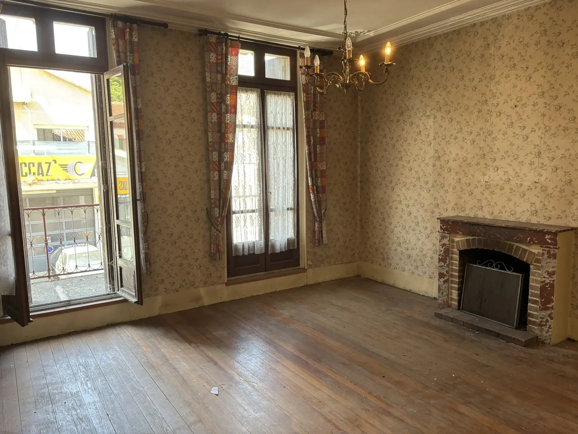 Maison de village à rénover avec jardin et garage au cœur de Buis-les-Baronnies 