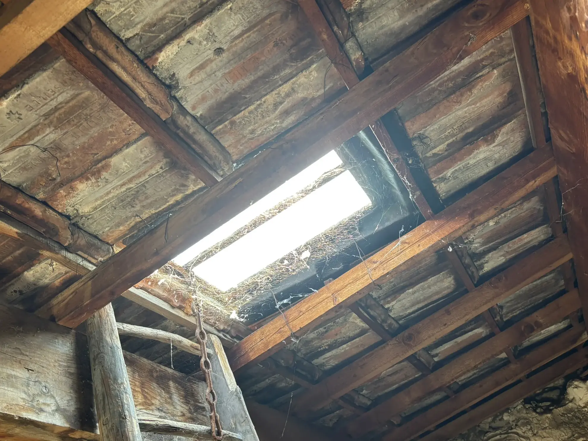 Maison de village à rénover avec jardin et garage au cœur de Buis-les-Baronnies 