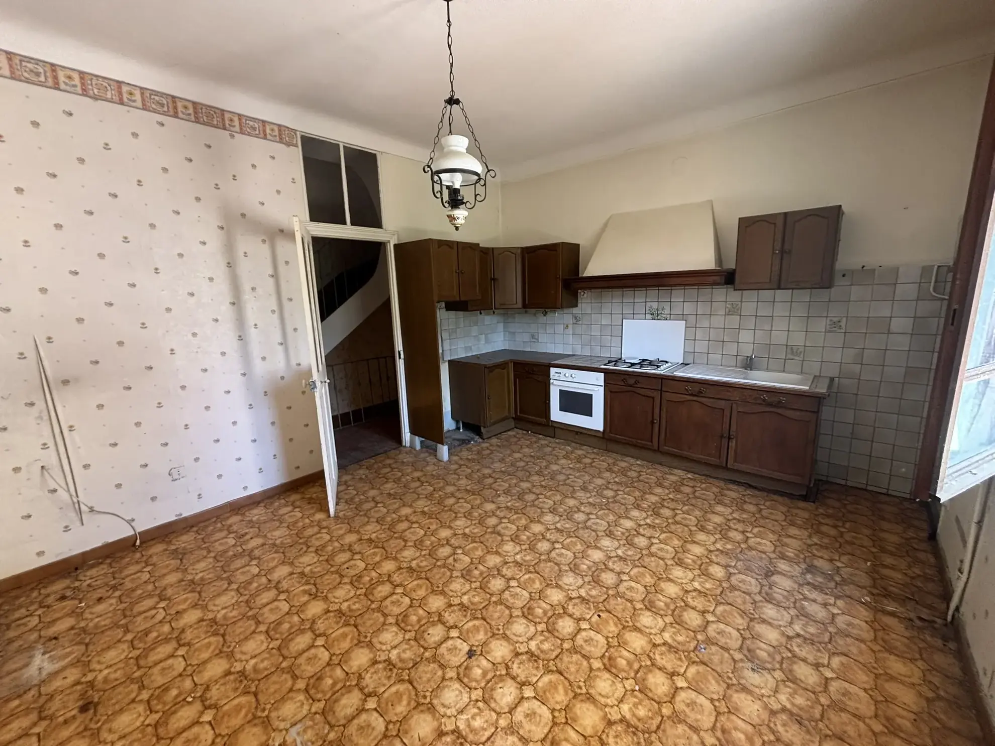 Maison de village à rénover avec jardin et garage au cœur de Buis-les-Baronnies 