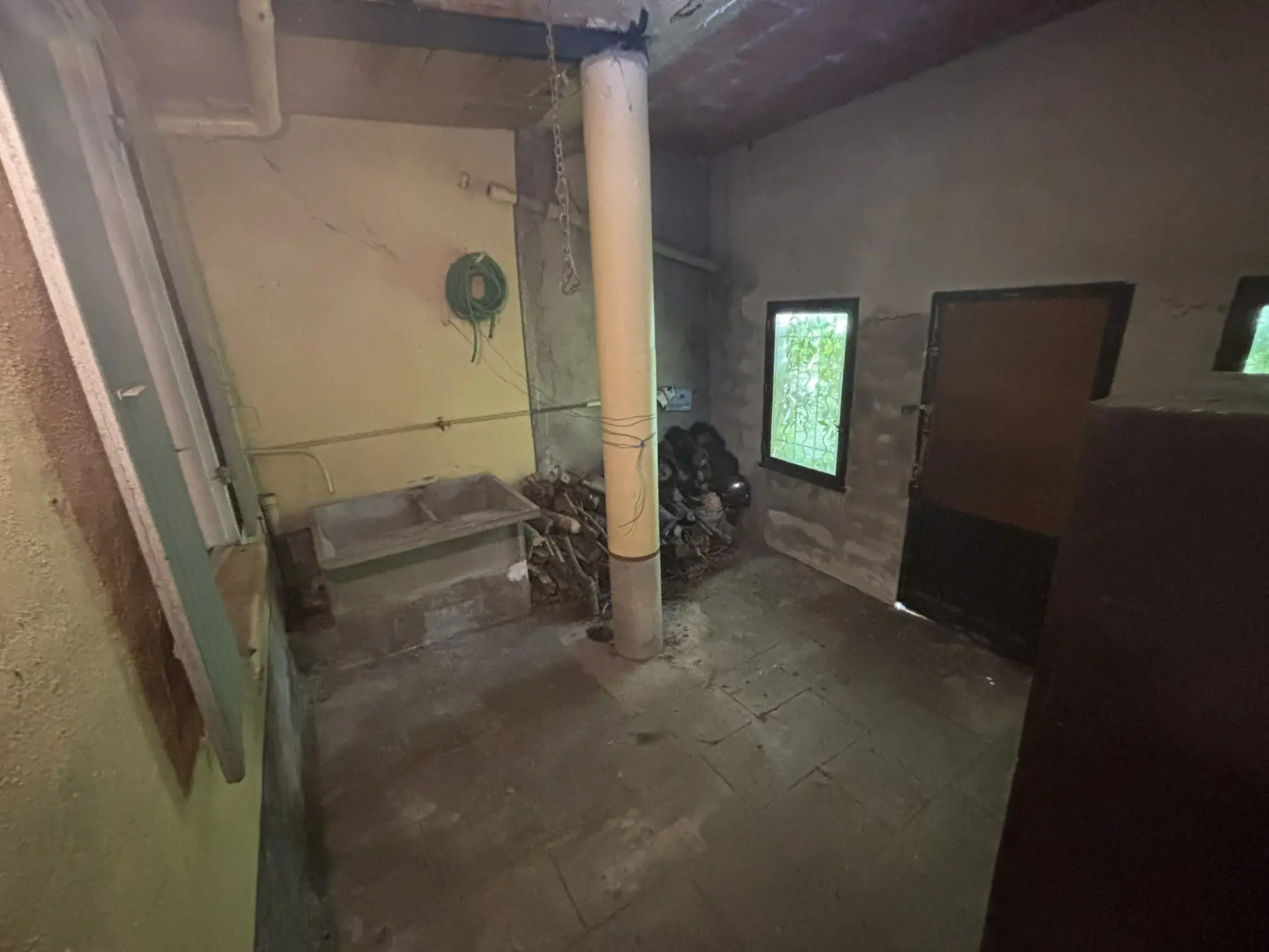 Maison de village à rénover avec jardin et garage au cœur de Buis-les-Baronnies 