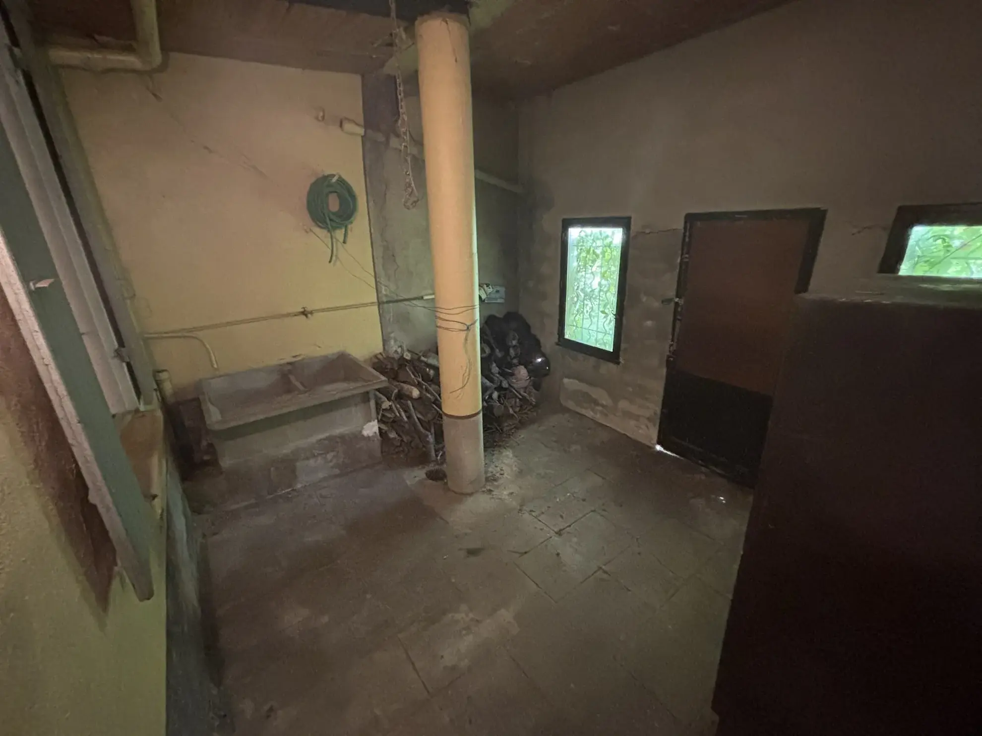 Maison de village à rénover avec jardin et garage au cœur de Buis-les-Baronnies 