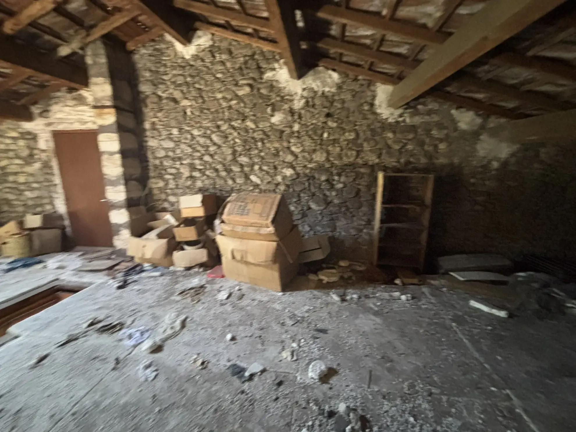 Maison de village à rénover avec jardin et garage au cœur de Buis-les-Baronnies 