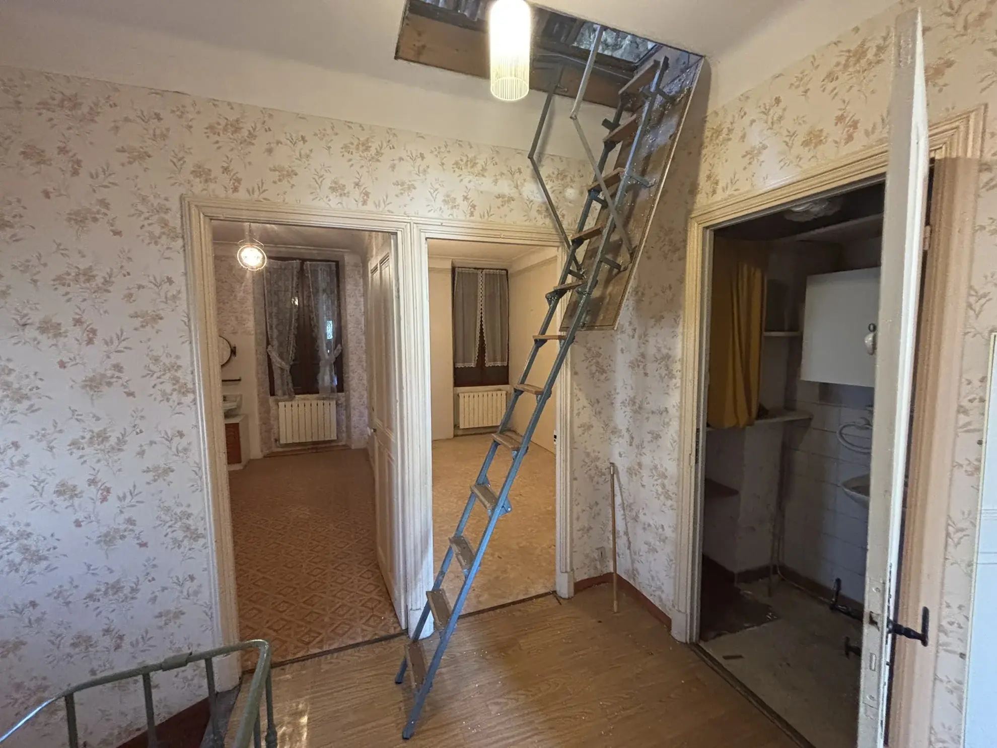 Maison de village à rénover avec jardin et garage au cœur de Buis-les-Baronnies 