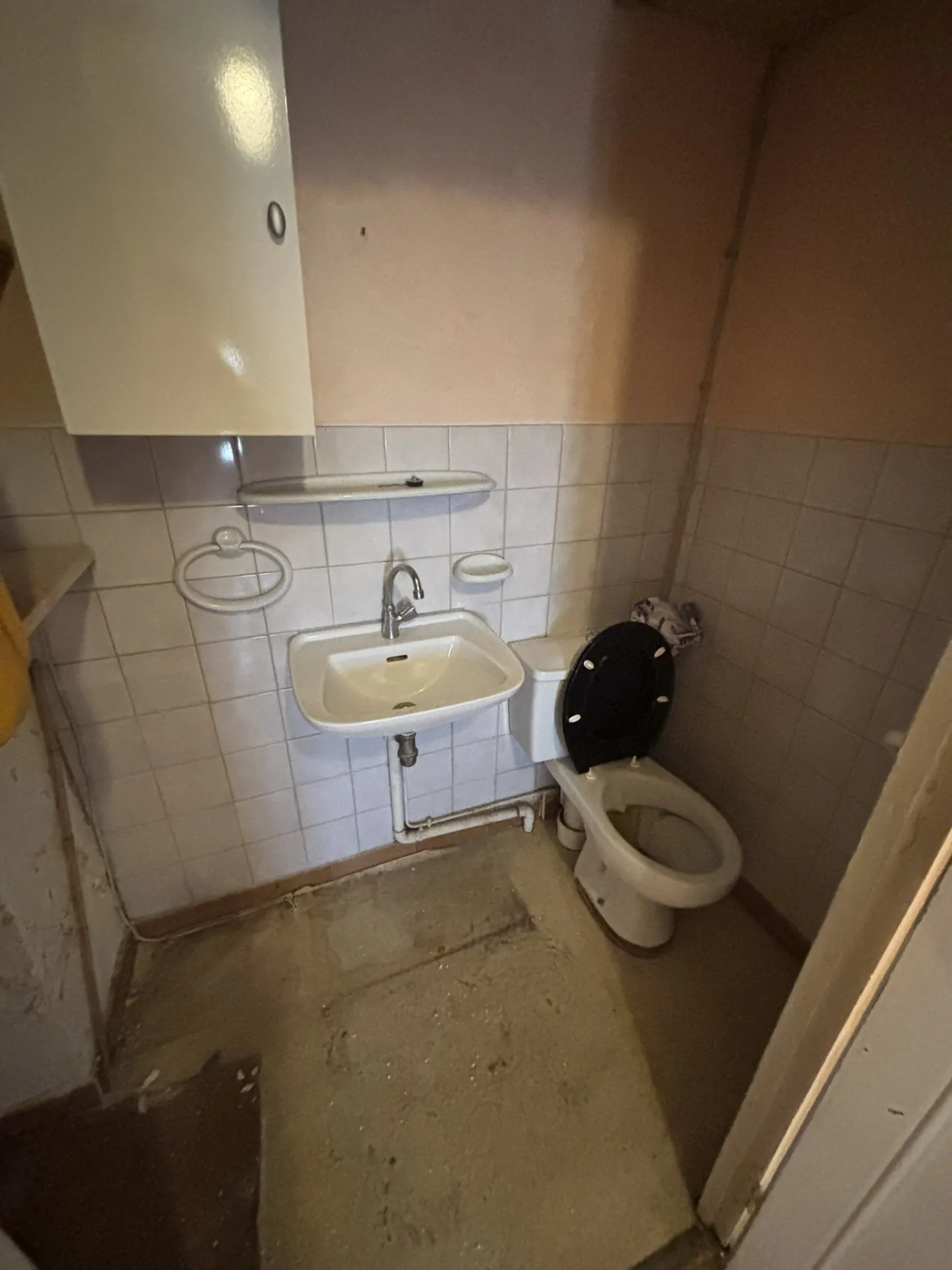 Maison de village à rénover avec jardin et garage au cœur de Buis-les-Baronnies 