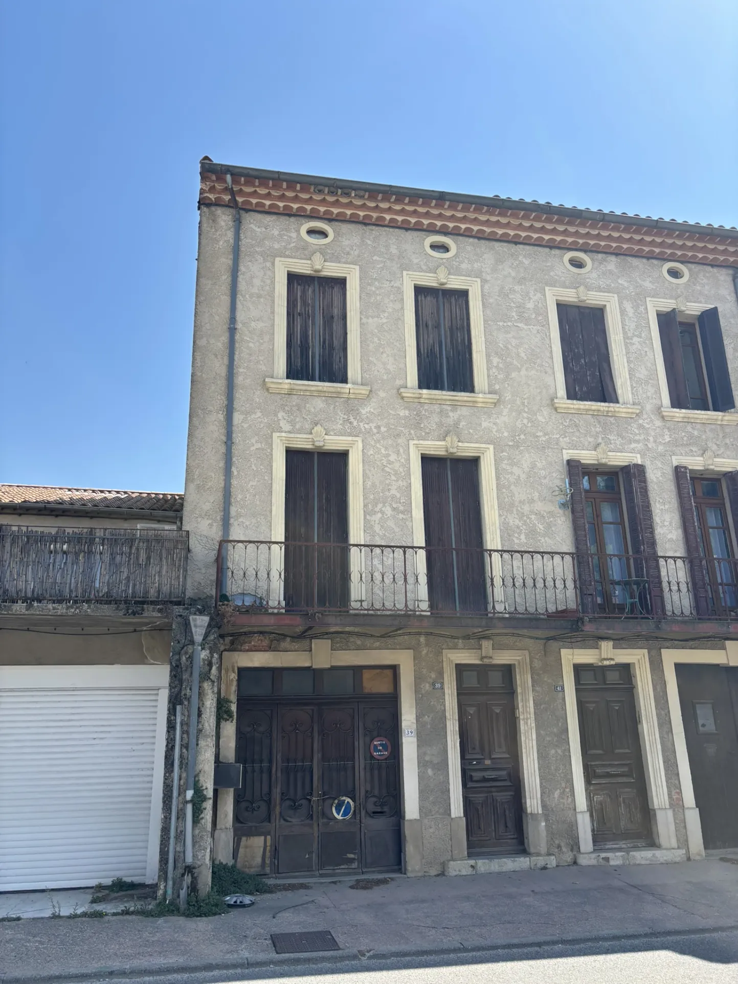 Maison de village à rénover avec jardin et garage au cœur de Buis-les-Baronnies 