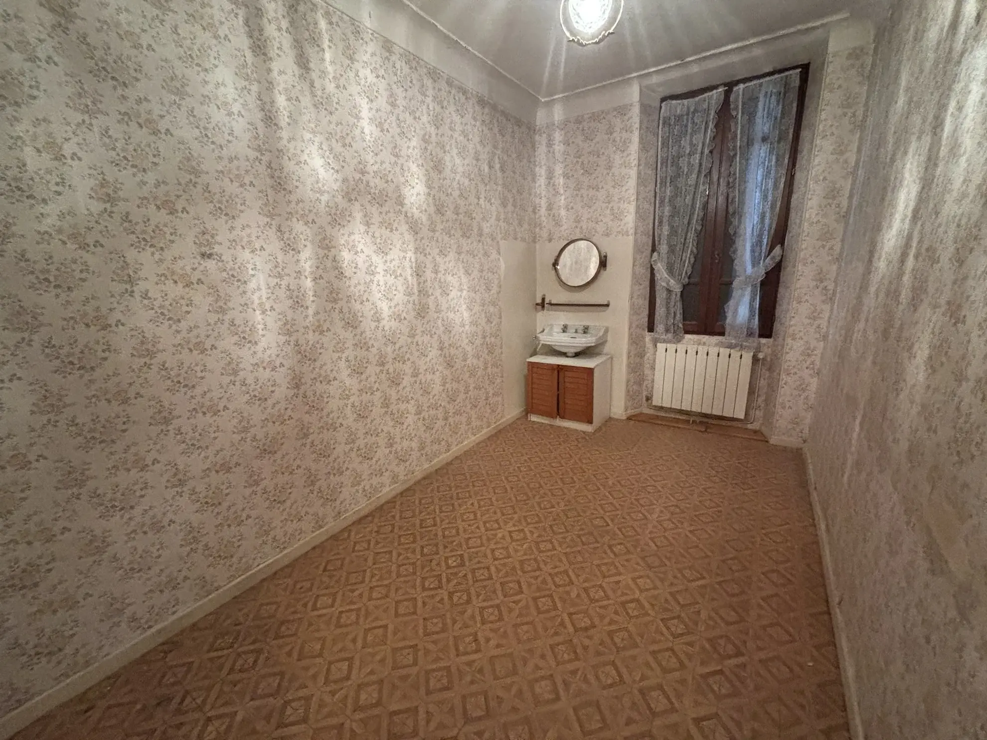 Maison de village à rénover avec jardin et garage au cœur de Buis-les-Baronnies 