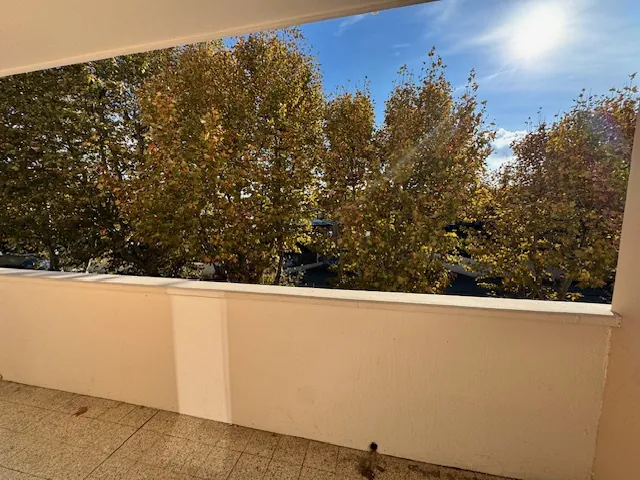 Appartement T3 rénové de 58 m² avec balcon, parking et ascenseur à Toulon 