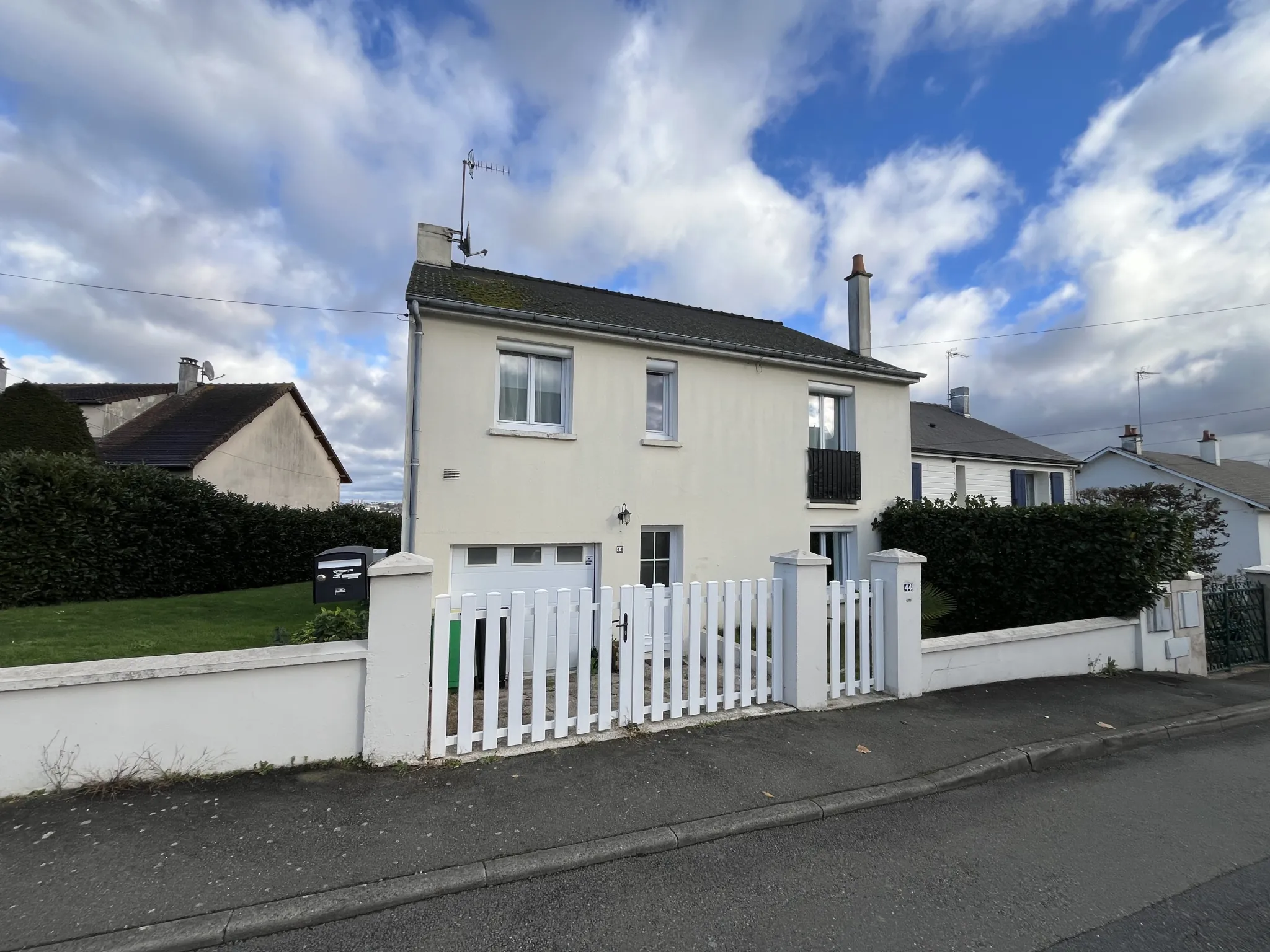 Maison de 93 m² à Le Mans avec jardin, garage et 3 chambres 