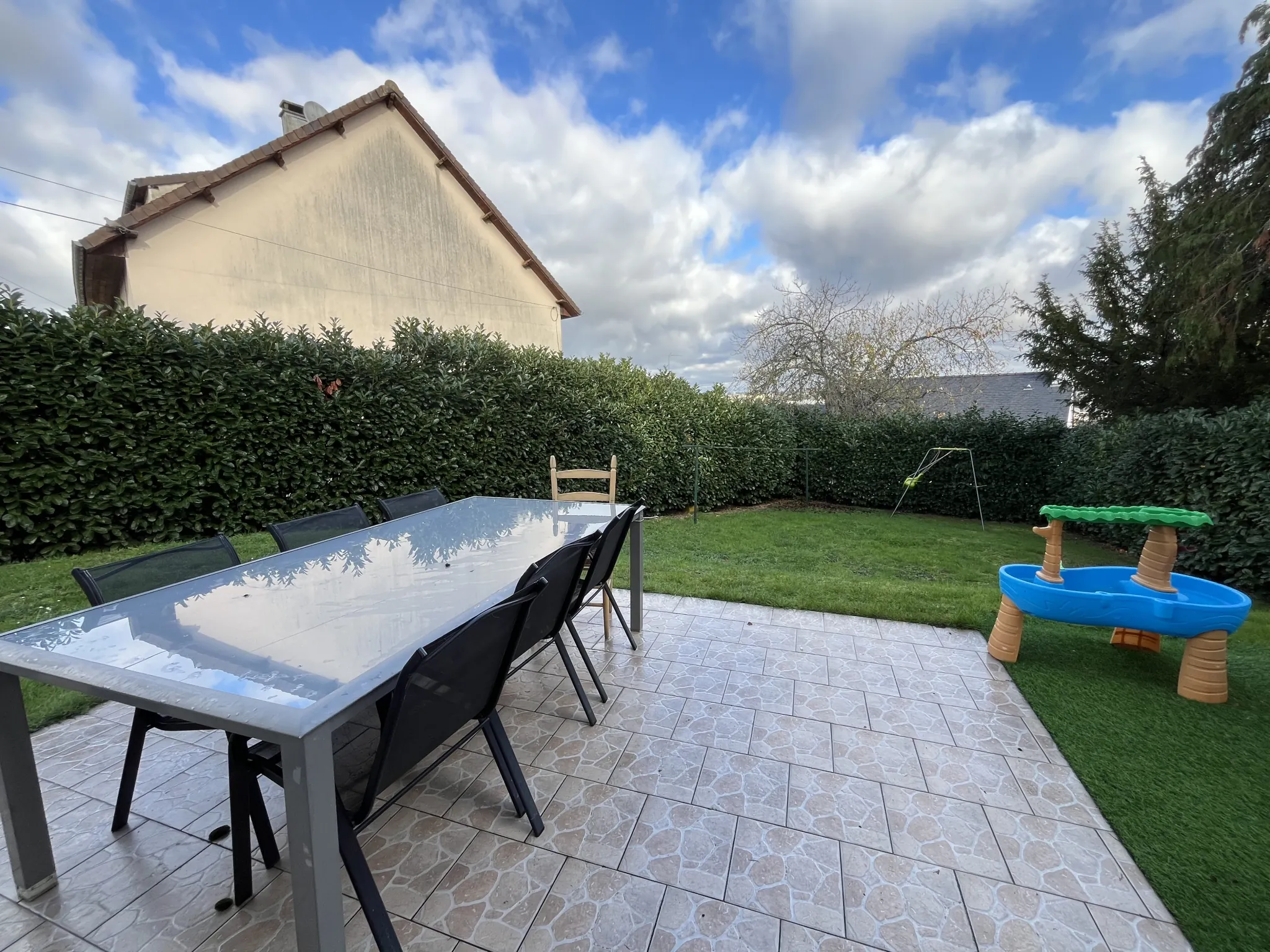 Maison de 93 m² à Le Mans avec jardin, garage et 3 chambres 