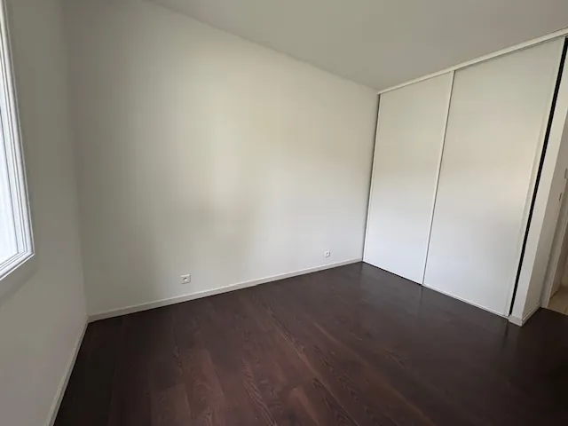 Maison récente à vendre à Breuillet avec 3 chambres, terrasse et garage 