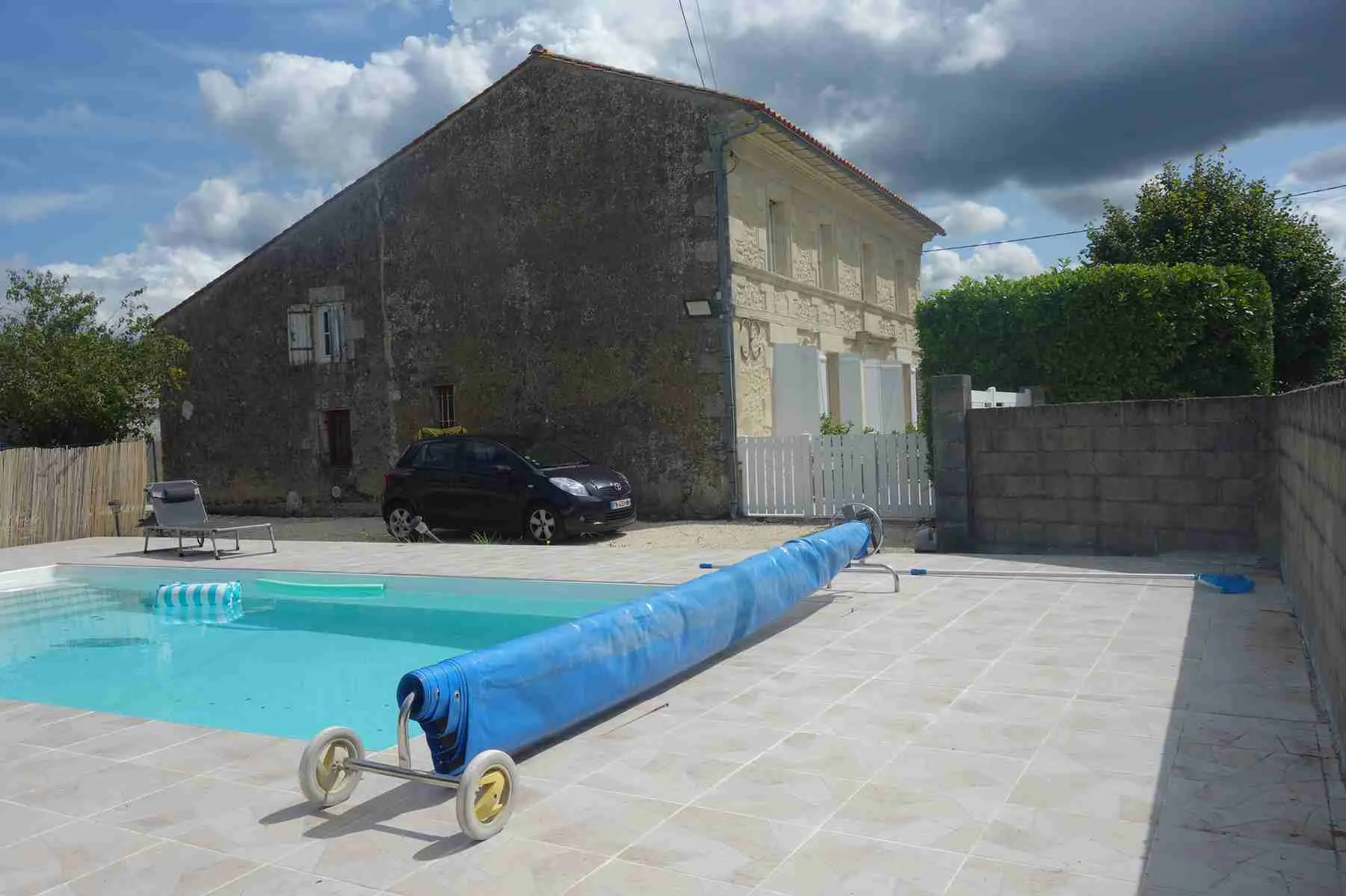 Charmante maison girondine rénovée avec piscine à Anglade (33)