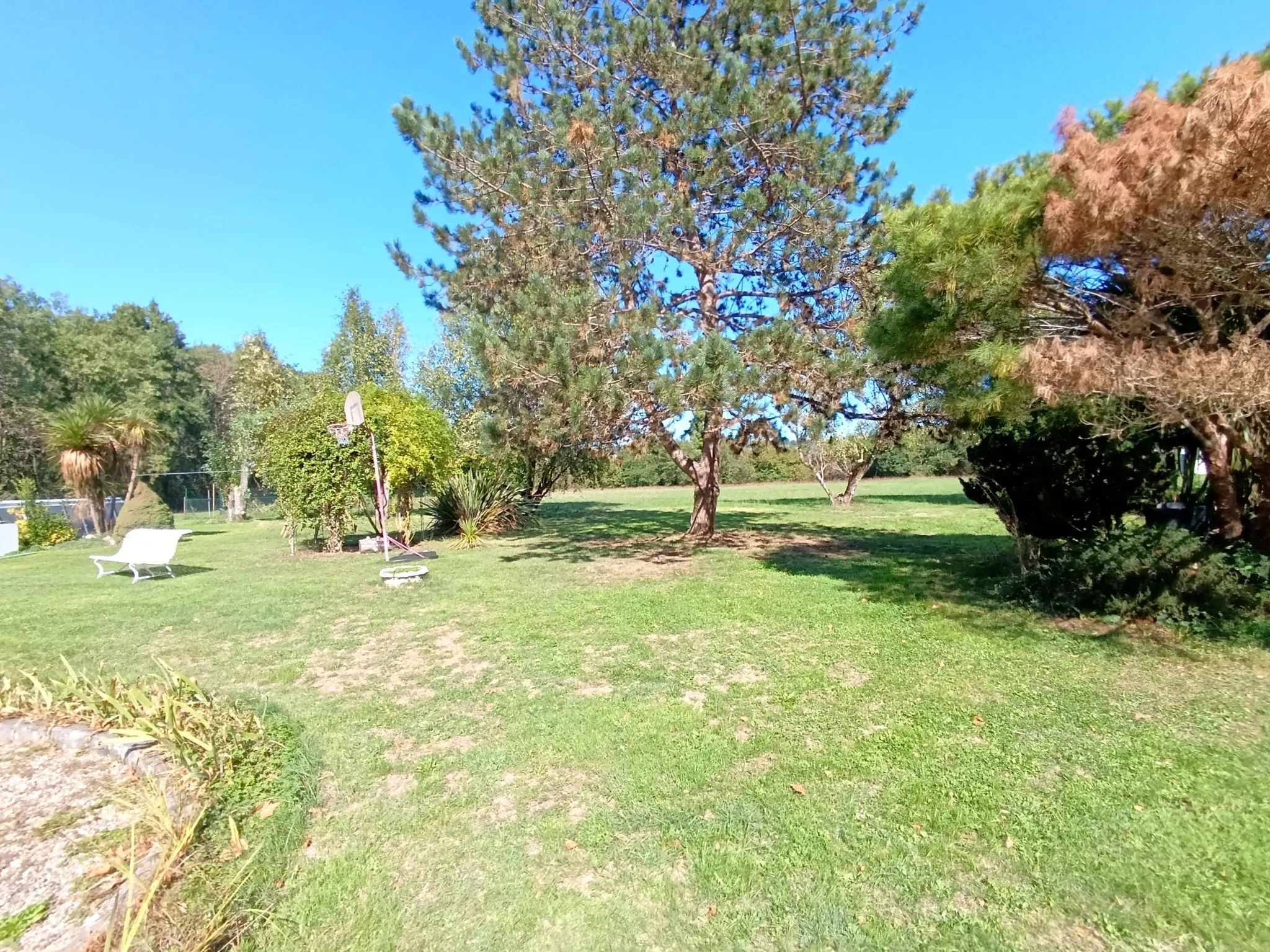 Maison de 161 m² avec grand terrain à Nérac proche commodités 