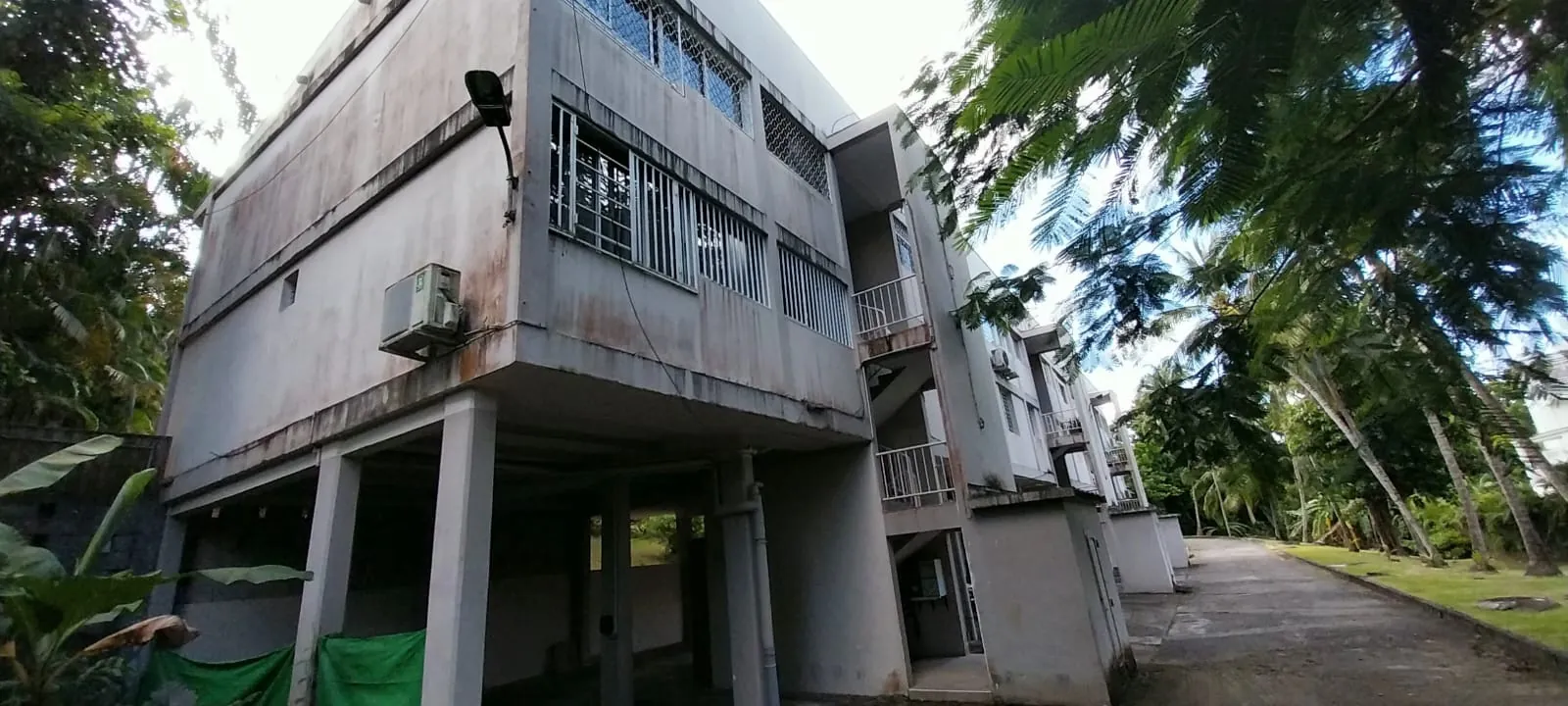 Appartement F3 à Fort-de-France Didier avec parking et locataire en place 