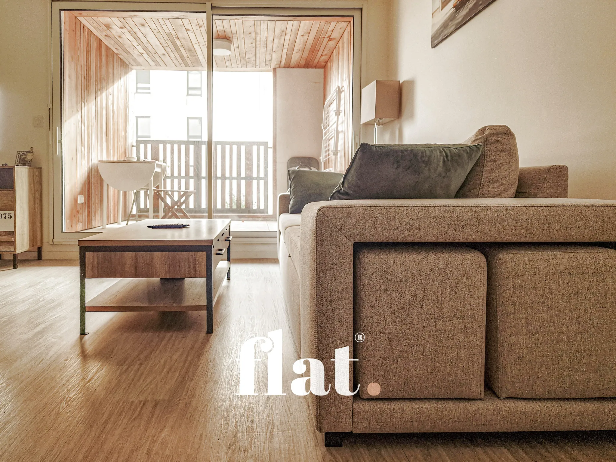 Appartement 2 bis avec terrasse et stationnement sécurisé à Nantes 