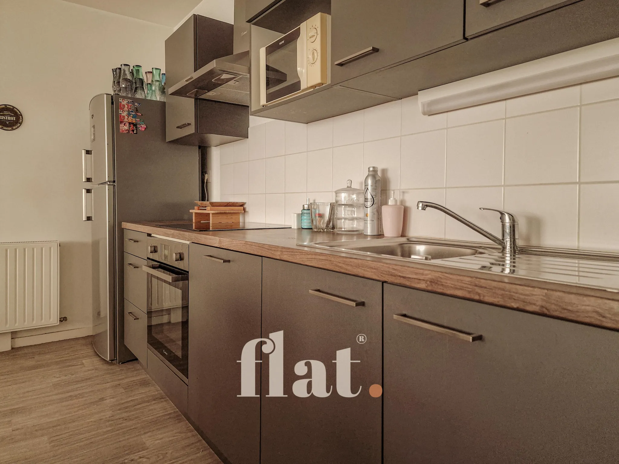 Appartement 2 bis avec terrasse et stationnement sécurisé à Nantes 