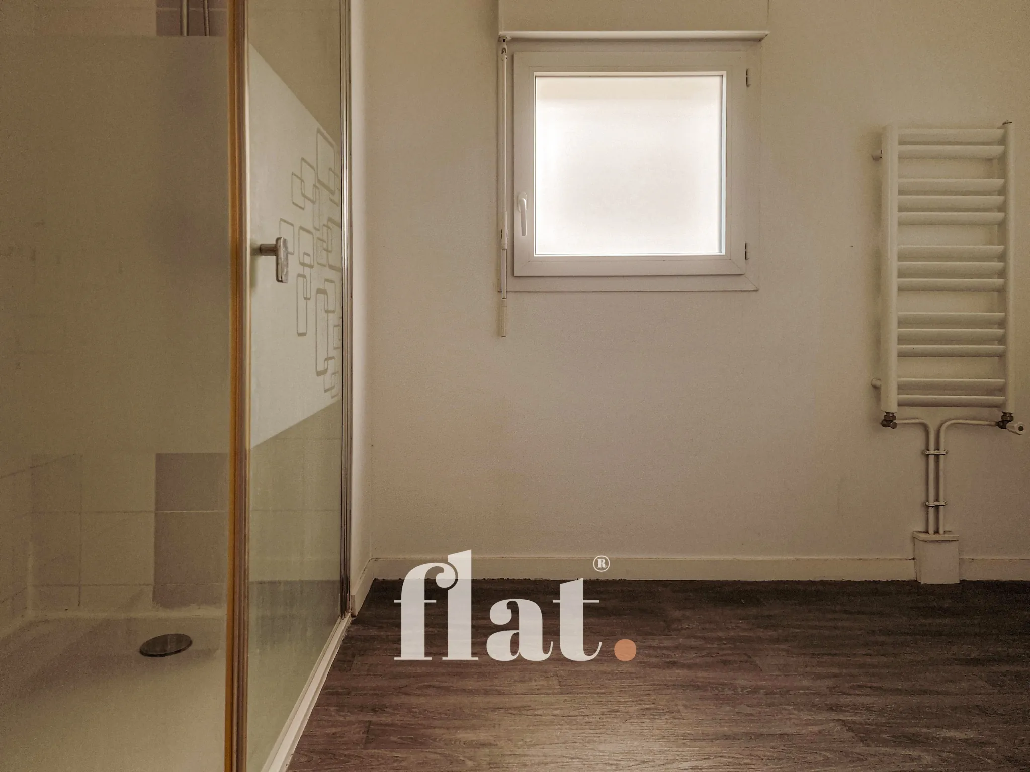 Appartement 2 bis avec terrasse et stationnement sécurisé à Nantes 