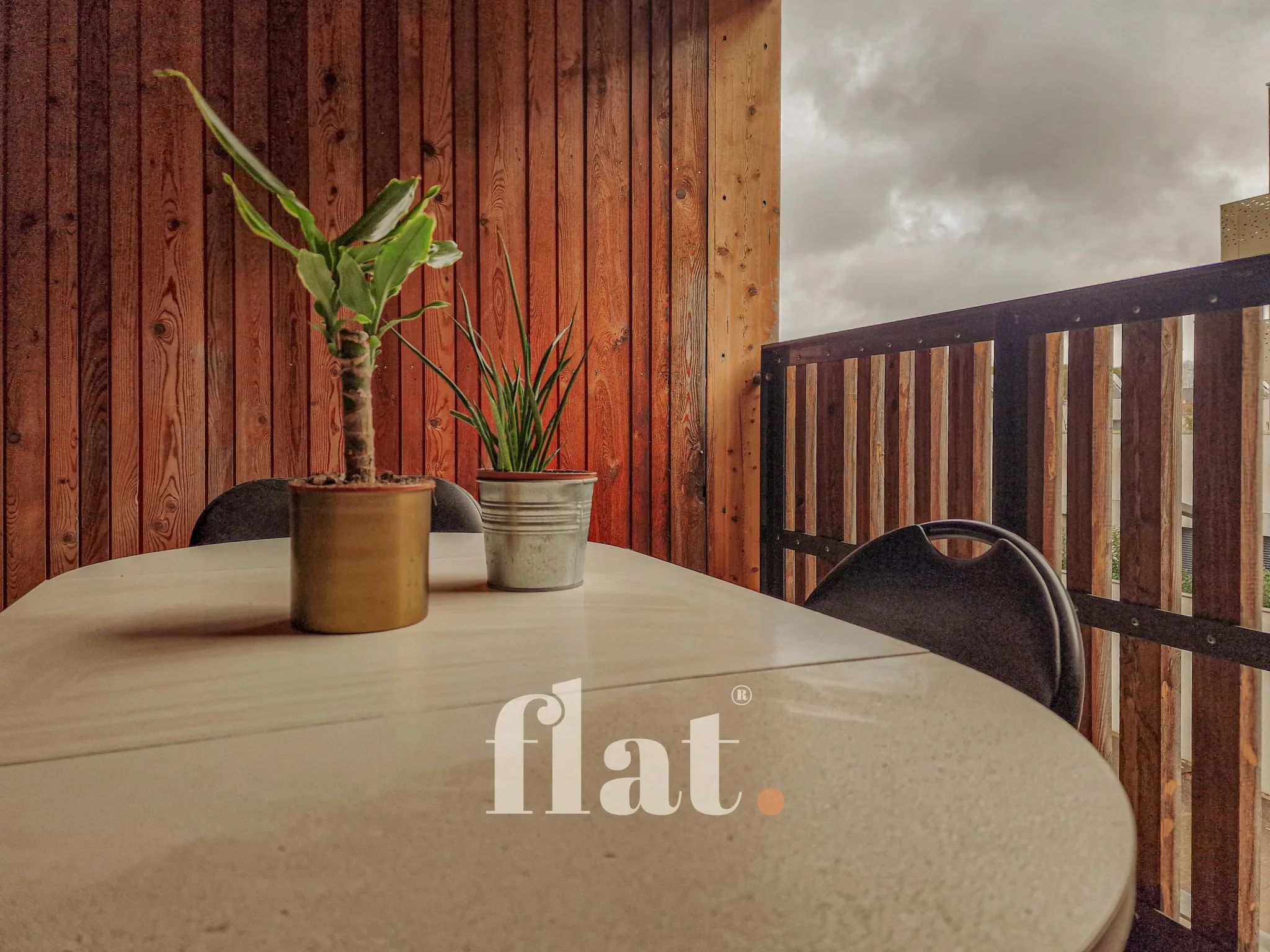 Appartement 2 bis avec terrasse et stationnement sécurisé à Nantes 