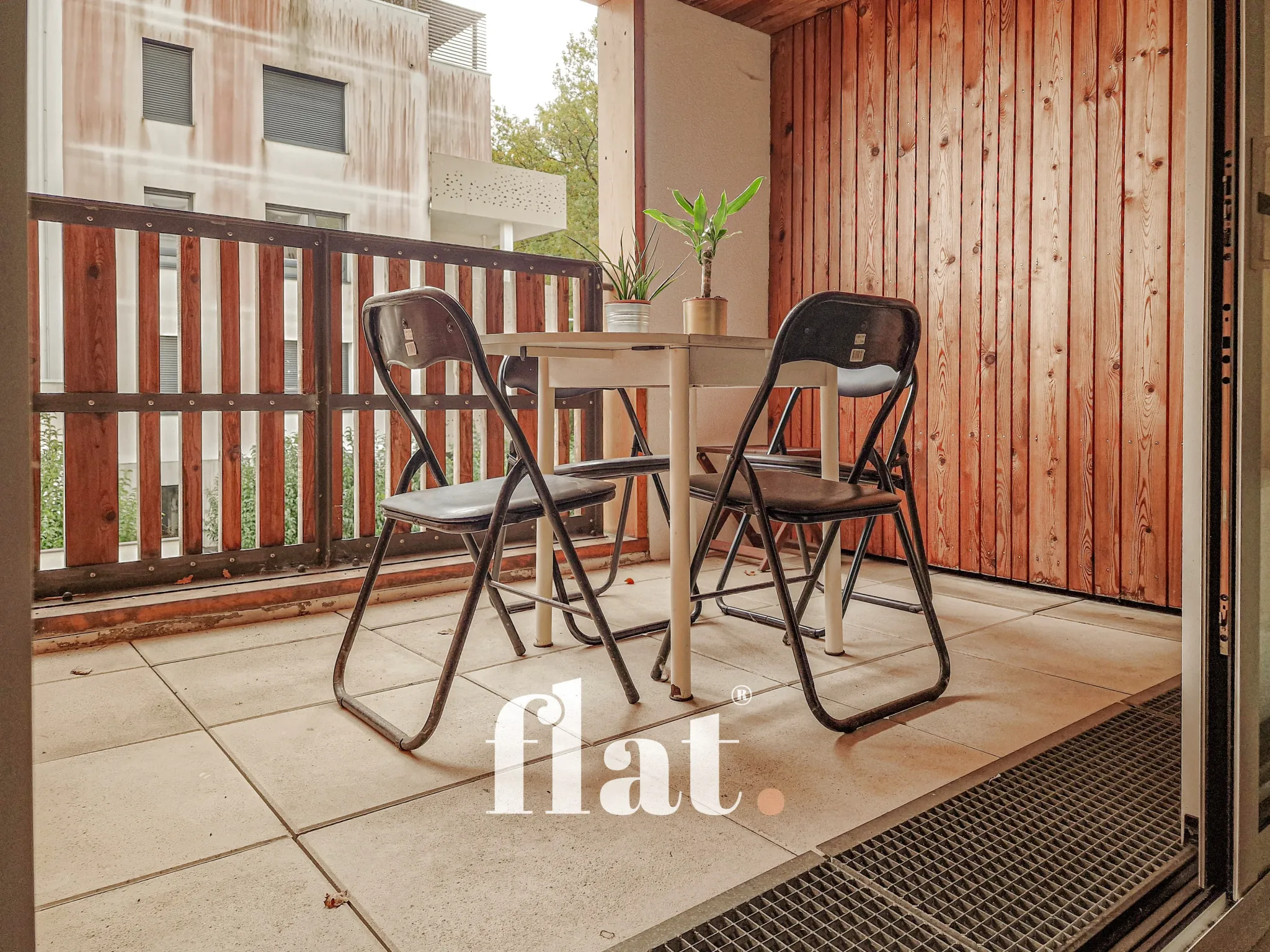 Appartement 2 bis avec terrasse et stationnement sécurisé à Nantes 