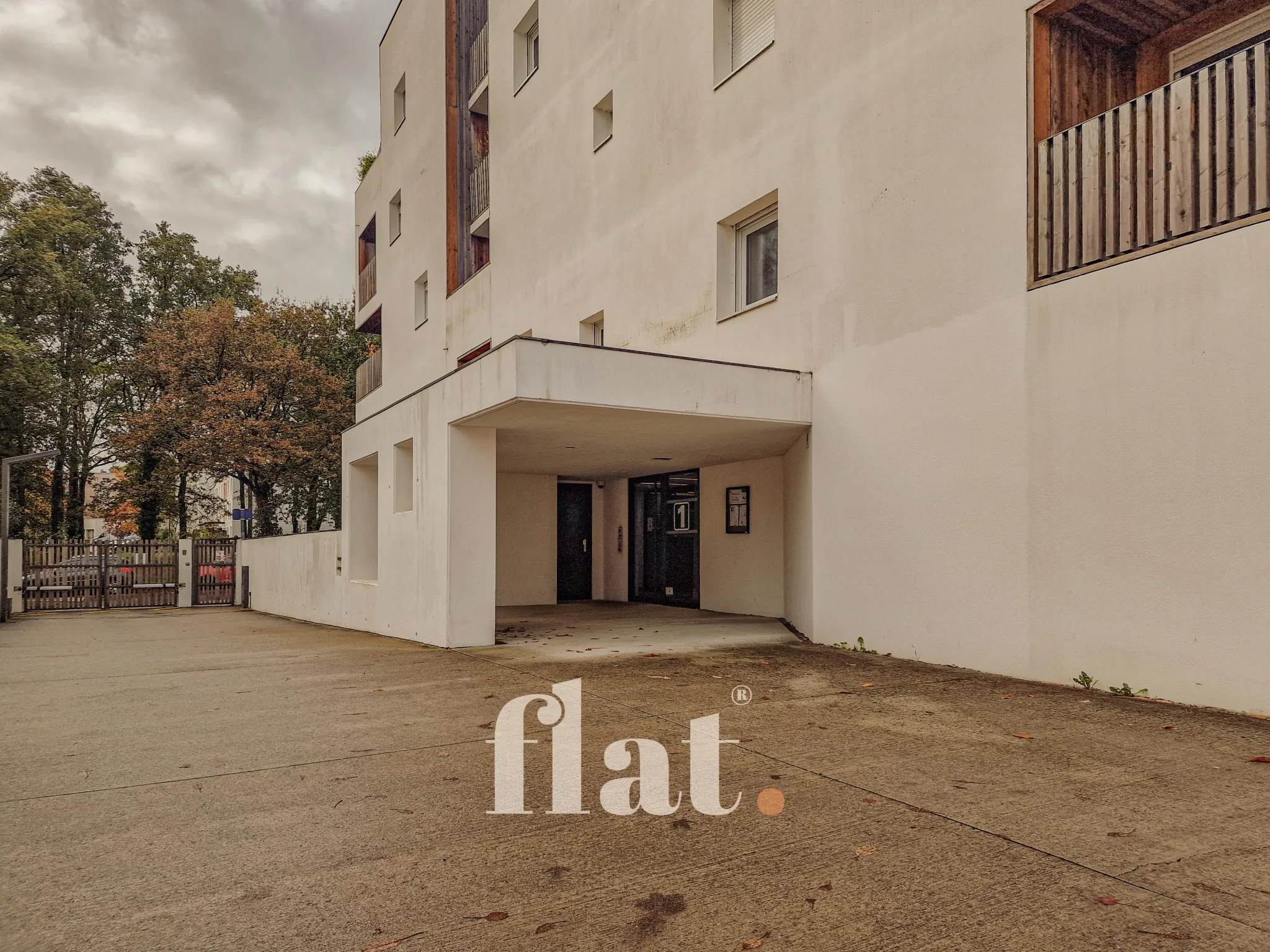 Appartement 2 bis avec terrasse et stationnement sécurisé à Nantes 