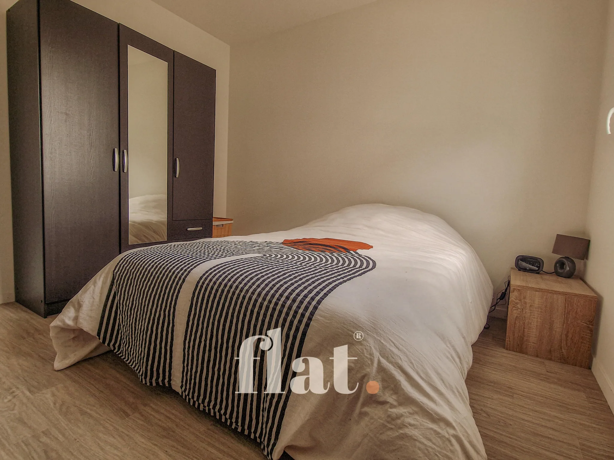 Appartement 2 bis avec terrasse et stationnement sécurisé à Nantes 