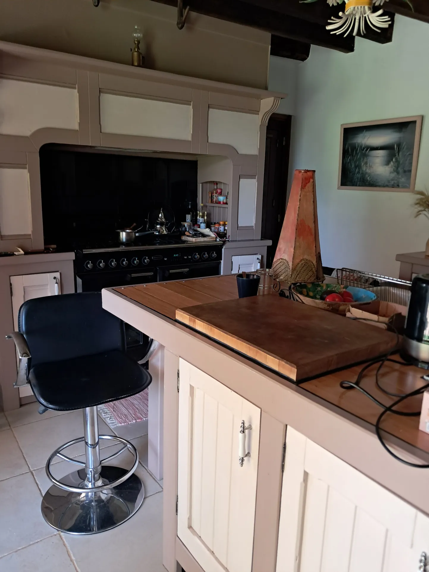 Maison en pierre avec terrain arboré près d'Arnac Pompadour