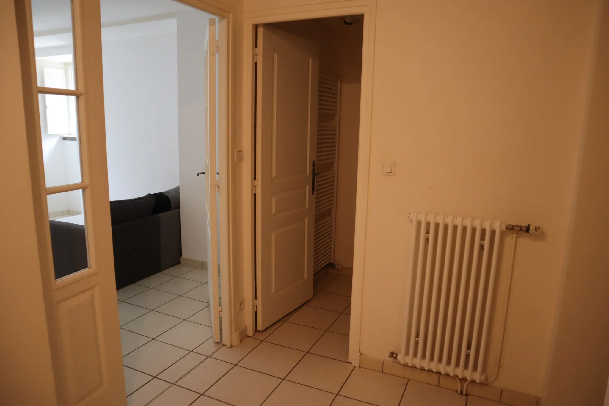 Appartement T2 meublé à Autun avec stationnement et chauffage au gaz 